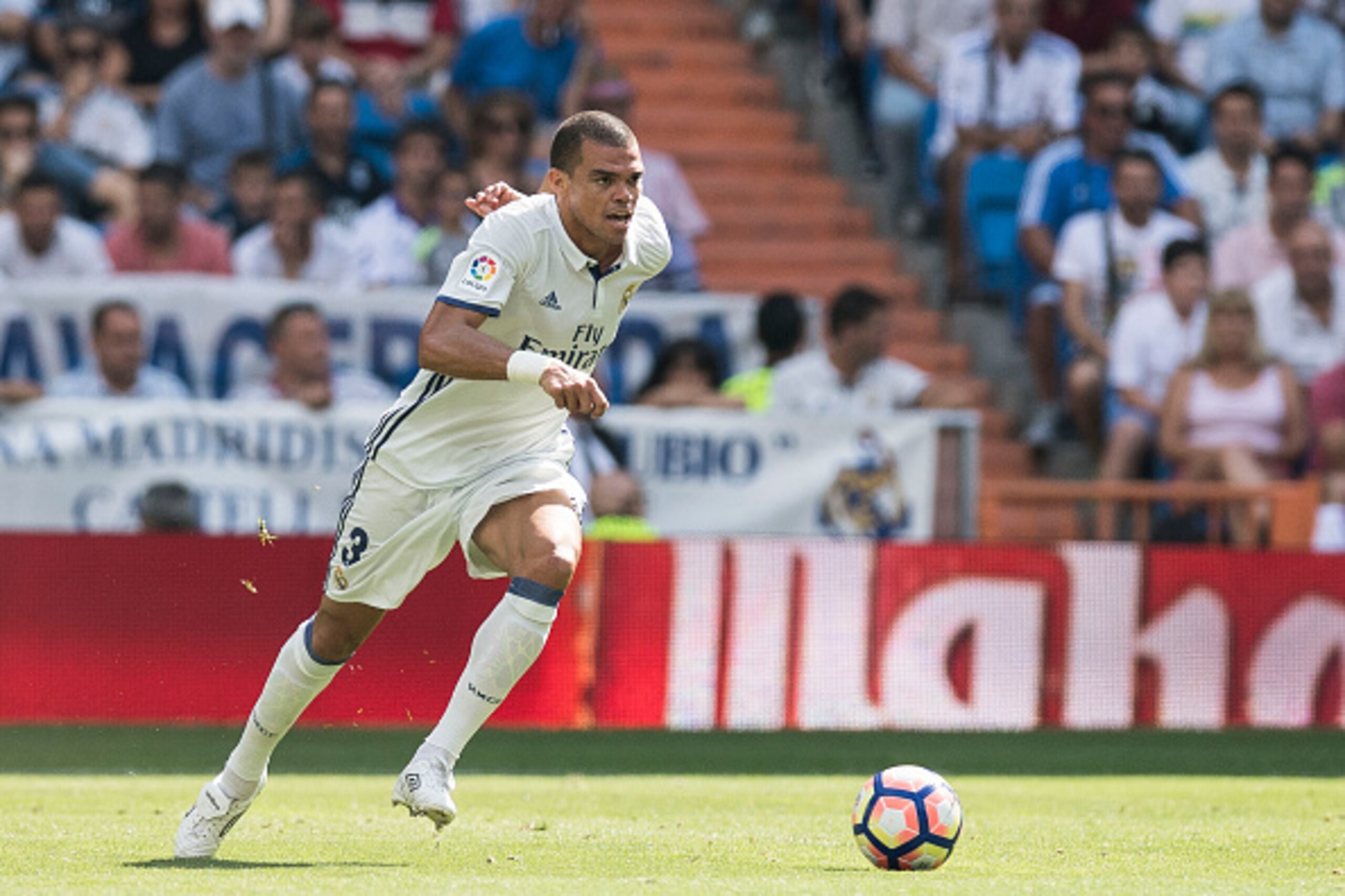 MADRID - SEPTEMBER 10: Pepe of Real Madrid in action during the La Liga match between Real Madrid and Osasuna at the Santiago Bernabeu Stadium on 10 September 2016 in Madrid, Spain. (Photo by Power Sport Images/Getty Images)