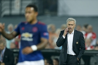 (L-R) Memphis Depay of Manchester United, coach Jose Mourinho of Manchester United during the Europa League group A match between Feyenoord and Manchester Uinited on September 15, 2016 at the Kuip stadium in Rotterdam, The Netherlands.(Photo by VI Images 