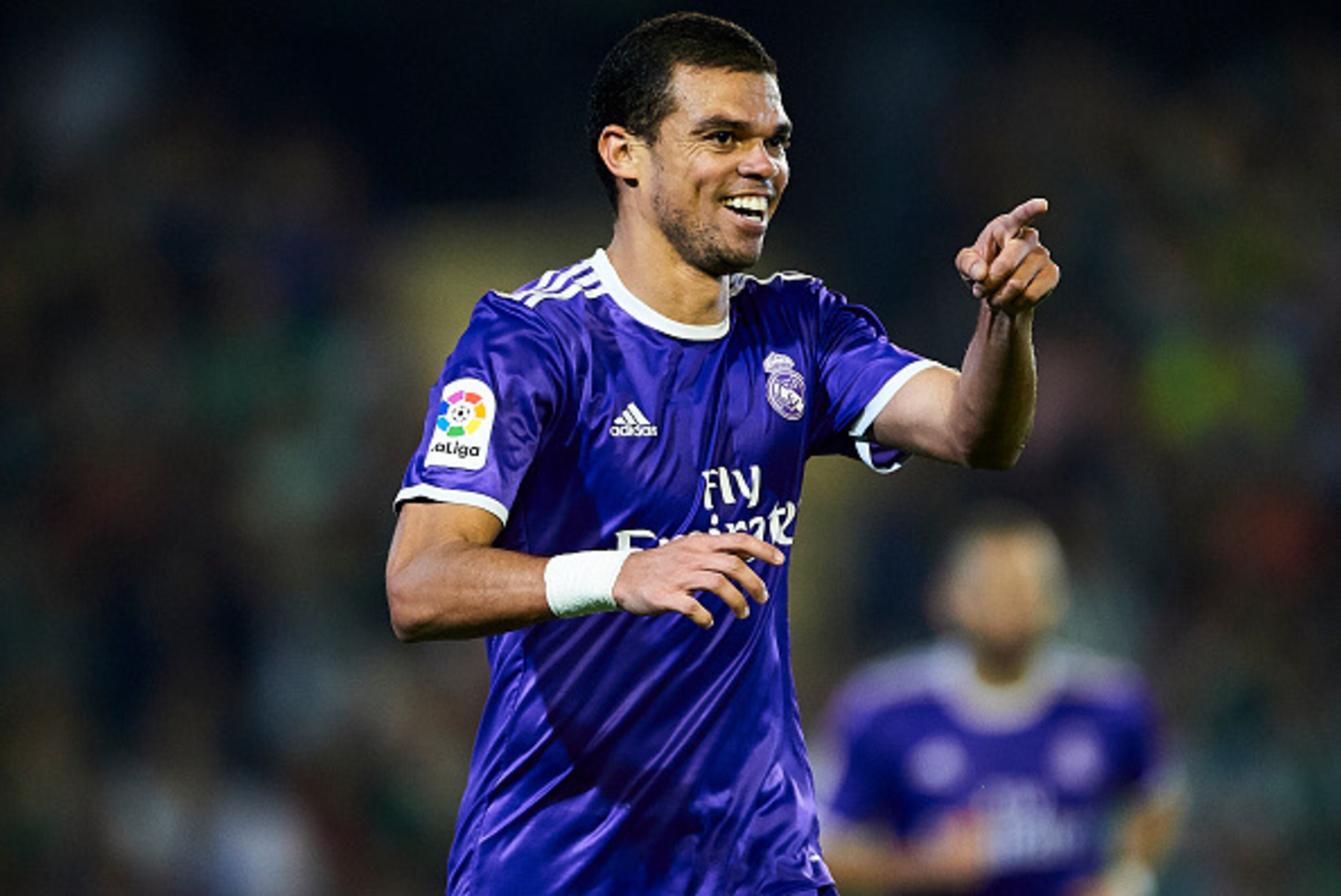 SEVILLE, SPAIN - OCTOBER 15:  Pepe  of Real Madrid CF celebrates after scoring during the match between Real Betis Balompie and Real Madrid CF as part of La Liga at Benito Villamrin stadium October 15, 2016 in Seville, Spain.  (Photo by Aitor Alcalde/Gett