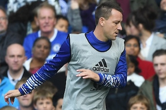 LONDON, ENGLAND - OCTOBER 15: John Terry of Chelsea warms up during the Premier League match between Chelsea and Leicester City at Stamford Bridge on October 15, 2016 in London, England.  (Photo by Shaun Botterill/Getty Images)