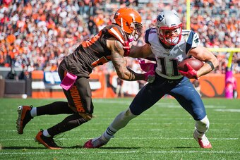 CLEVELAND, OH - OCTOBER 9: Cornerback Joe Haden #23 of the Cleveland Browns tries to stop wide receiver Julian Edelman #11 of the New England Patriots at FirstEnergy Stadium on October 9, 2016 in Cleveland, Ohio. (Photo by Jason Miller/Getty Images)