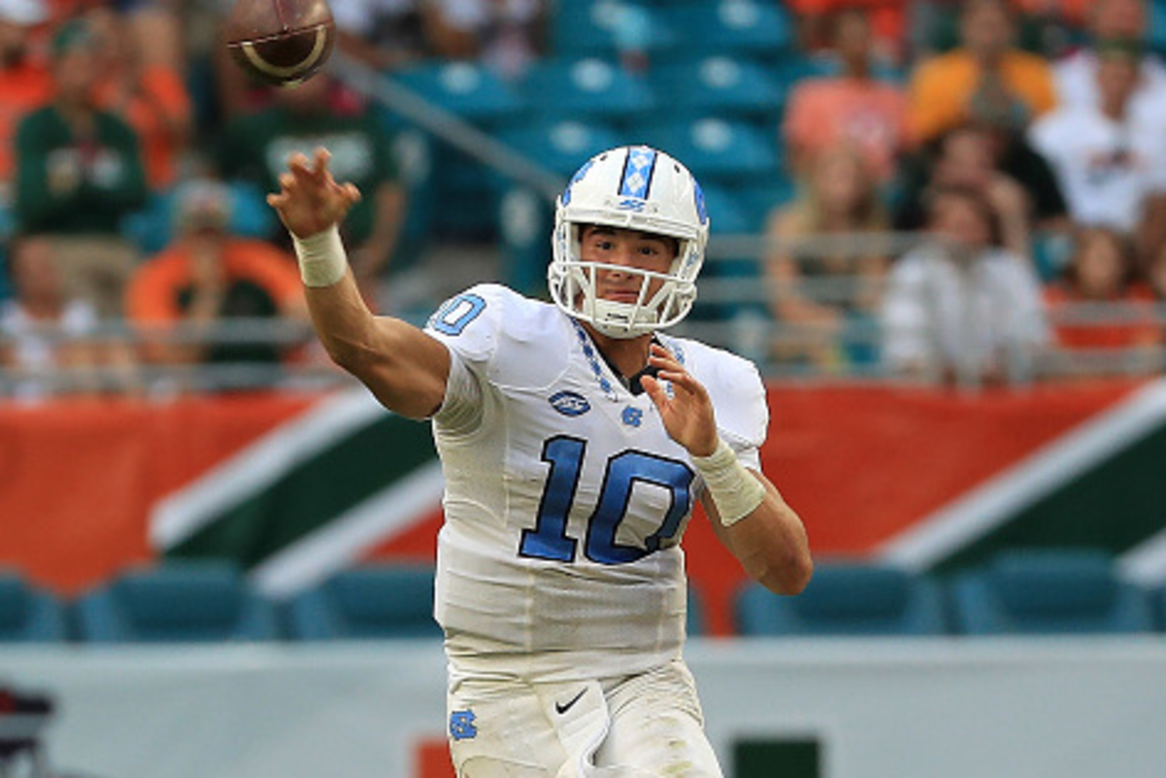 MIAMI GARDENS, FL - OCTOBER 15: Mitch Trubisky #10 of the North Carolina Tar Heels passes during a game against the Miami Hurricanes at Hard Rock Stadium on October 15, 2016 in Miami Gardens, Florida. (Photo by Mike Ehrmann/Getty Images) MIAMI GARDENS, FL - OCTOBER 15: Mitch Trubisky #10 of the North Carolina Tar Heels passes during a game against the Miami Hurricanes at Hard Rock Stadium on October 15, 2016 in Miami Gardens, Florida. (Photo by Mike Ehrmann/Getty Images)