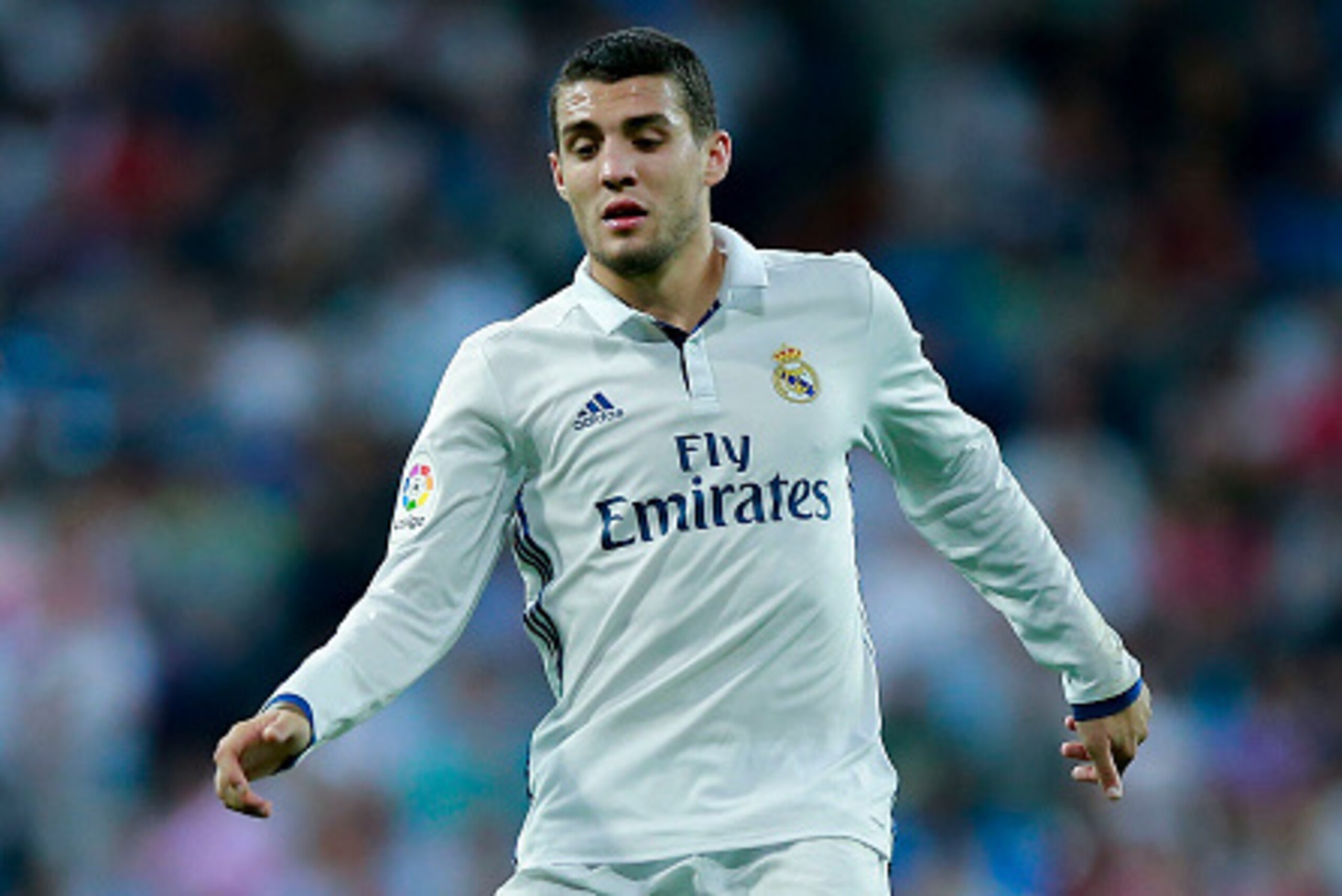 MADRID, SPAIN - SEPTEMBER 21: Mateo Kovacic of Real Madrid CF controls the ball during the La Liga match between Real Madrid CF and Villarreal CF at Santiago Bernabeu stadium on September 21, 2016 in Madrid, Spain. (Photo by Gonzalo Arroyo Moreno/Getty Im MADRID, SPAIN - SEPTEMBER 21: Mateo Kovacic of Real Madrid CF controls the ball during the La Liga match between Real Madrid CF and Villarreal CF at Santiago Bernabeu stadium on September 21, 2016 in Madrid, Spain. (Photo by Gonzalo Arroyo Moreno/Getty Im