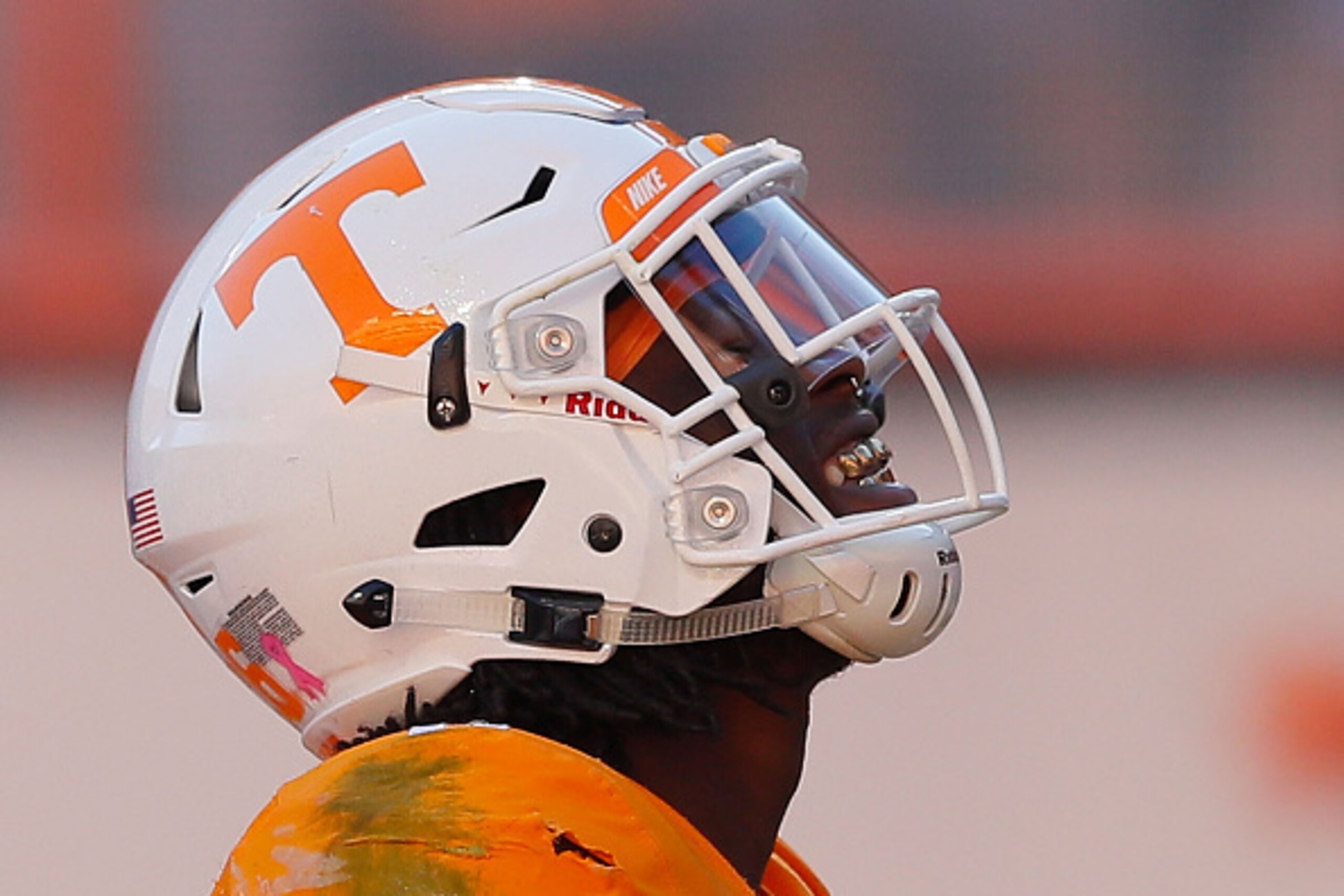 KNOXVILLE, TN - OCTOBER 15:  Alvin Kamara #6 of the Tennessee Volunteers reacts after rushing for a touchdown against the Alabama Crimson Tide at Neyland Stadium on October 15, 2016 in Knoxville, Tennessee.  (Photo by Kevin C. Cox/Getty Images)