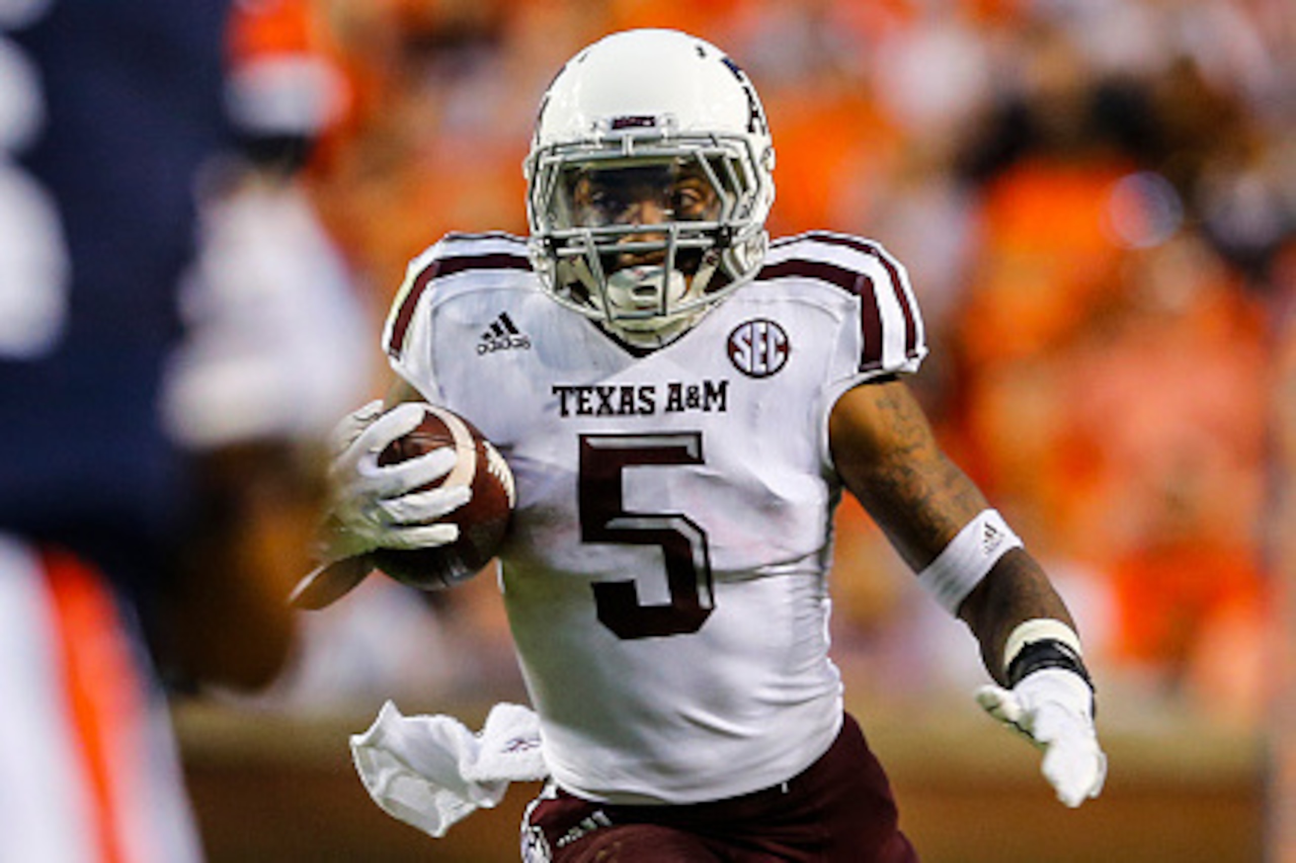 AUBURN, AL - SEPTEMBER 17: Running back Trayveon Williams #5 of the Texas A&M Aggies carries the ball against the Auburn Tigers during an NCAA college football game on September 17, 2016 in Auburn, Alabama. (Photo by Butch Dill/Getty Images) AUBURN, AL - SEPTEMBER 17: Running back Trayveon Williams #5 of the Texas A&M Aggies carries the ball against the Auburn Tigers during an NCAA college football game on September 17, 2016 in Auburn, Alabama. (Photo by Butch Dill/Getty Images)