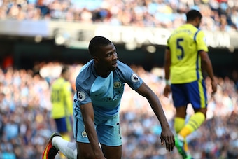 MANCHESTER, ENGLAND - OCTOBER 15: Kelechi Iheanacho of Manchester City goes to ground during the Premier League match between Manchester City and Everton at Etihad Stadium on October 15, 2016 in Manchester, England.  (Photo by Clive Brunskill/Getty Images