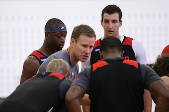 CHICAGO, IL - OCTOBER 11:  Fred Hoiberg of the Chicago Bulls huddles during the Chicago Bulls All Access practice on October 11, 2016 at the Advocate Center in Chicago, Illinois. NOTE TO USER:  User expressly acknowledges and agrees that, by downloading a
