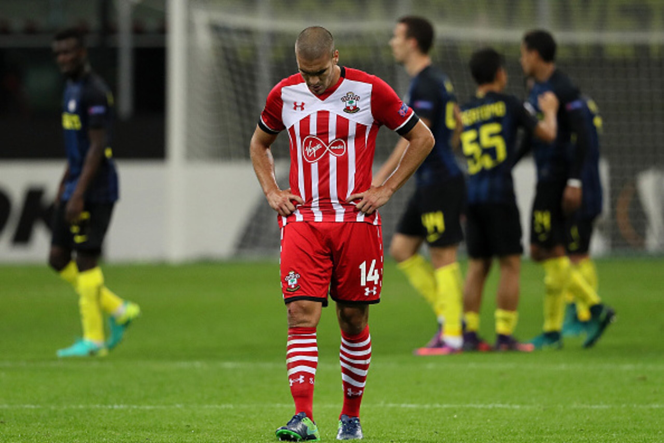 MILAN, ITALY - OCTOBER 20: Oriol Romeu of Southampton looks dejected at the end of the UEFA Europa League match between FC Internazionale Milano and Southampton FC at Giuseppe Meazza Stadium on October 20, 2016 in Milan, . (Photo by Matthew Ashton - AMA MILAN, ITALY - OCTOBER 20: Oriol Romeu of Southampton looks dejected at the end of the UEFA Europa League match between FC Internazionale Milano and Southampton FC at Giuseppe Meazza Stadium on October 20, 2016 in Milan, . (Photo by Matthew Ashton - AMA