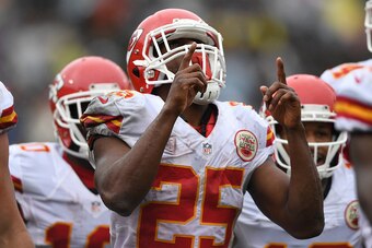 OAKLAND, CA - OCTOBER 16:  Jamaal Charles #25 of the Kansas City Chiefs celebrates after a four-yard touchdown against the Oakland Raiders during their NFL game at Oakland-Alameda County Coliseum on October 16, 2016 in Oakland, California.  (Photo by Thea