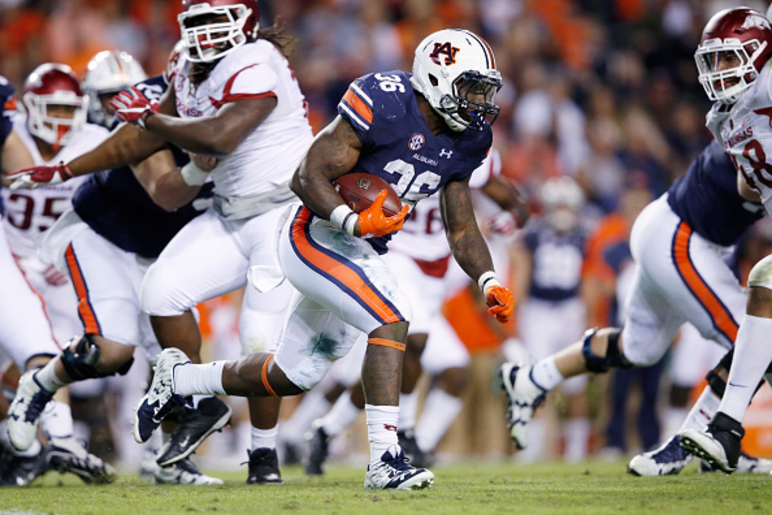 AUBURN, AL - OCTOBER 22: Kamryn Pettway #36 of the Auburn Tigers runs the ball in the second quarter of the game against the Arkansas Razorbacks at Jordan-Hare Stadium on October 22, 2016 in Auburn, Alabama. (Photo by Joe Robbins/Getty Images)