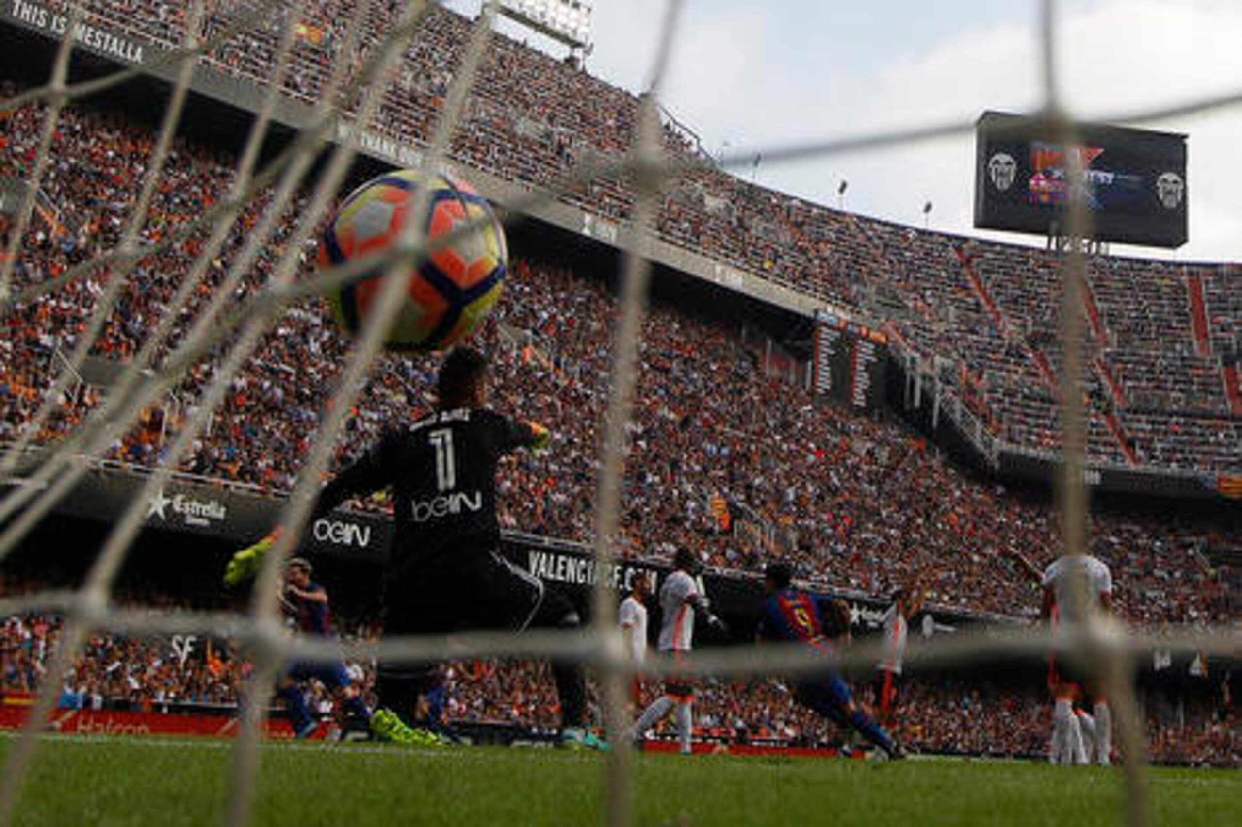Barcelona took an early lead.
