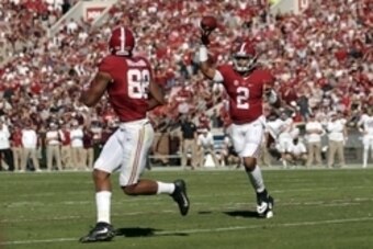 Oct 22, 2016; Tuscaloosa, AL, USA; Alabama Crimson Tide quarterback Jalen Hurts (2) passes the football to Alabama Crimson Tide tight end O.J. Howard (88) against Texas A&M at Bryant-Denny Stadium. Mandatory Credit: Marvin Gentry-USA TODAY Sports
