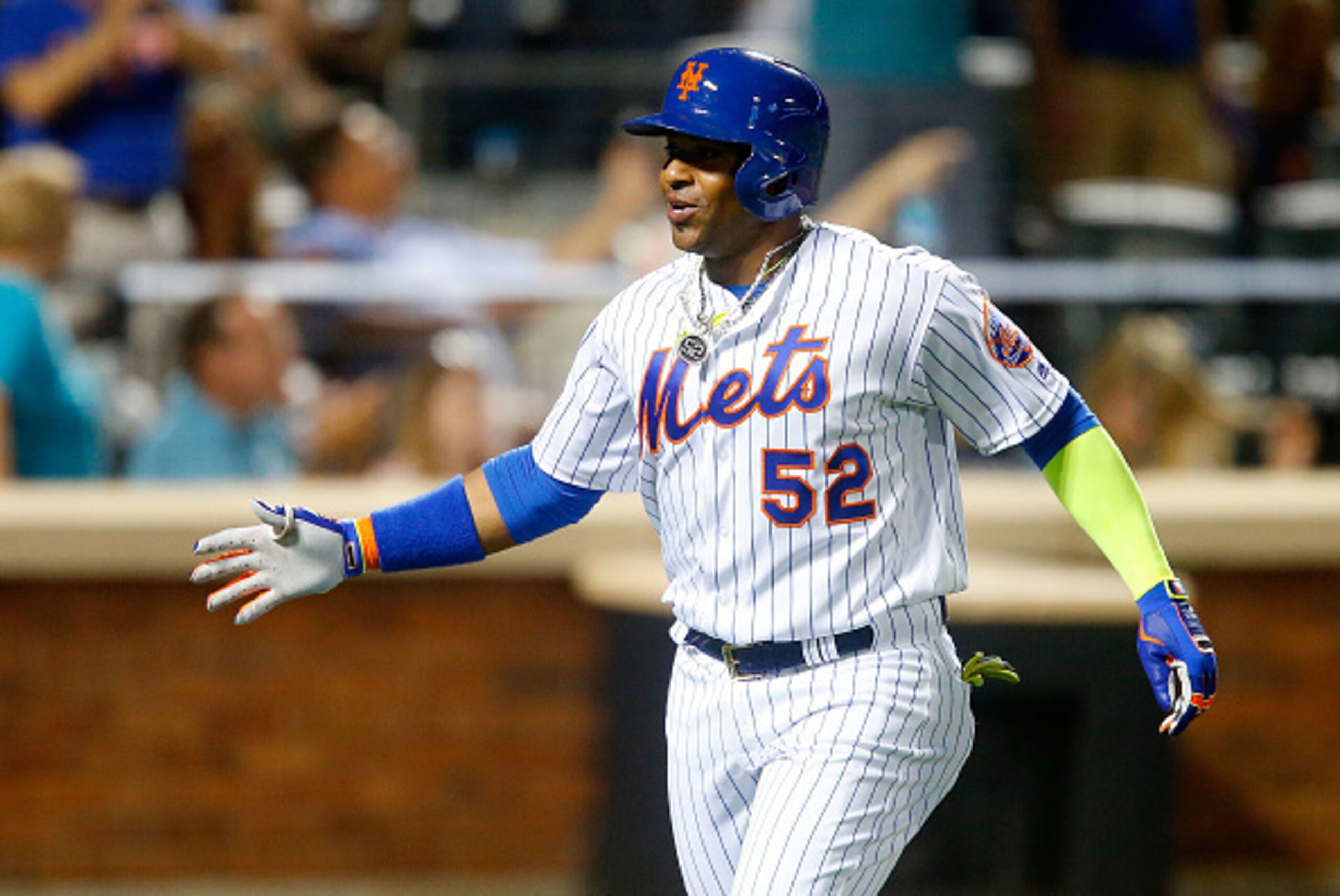 NEW YORK, NY - JUNE 30:  Yoenis Cespedes #52 of the New York Mets in action against the Chicago Cubs at Citi Field on June 30, 2016 in the Flushing neighborhood of the Queens borough of New York City. The Mets defeated the Cubs 4-3.  (Photo by Jim McIsaac