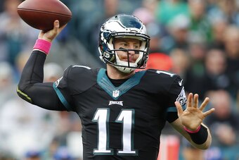 PHILADELPHIA, PA - OCTOBER 23: Carson Wentz #11 of the Philadelphia Eagles throws during the first quarter against the Minnesota Vikings during a game at Lincoln Financial Field on October 23, 2016 in Philadelphia, Pennsylvania. (Photo by Rich Schultz/Get