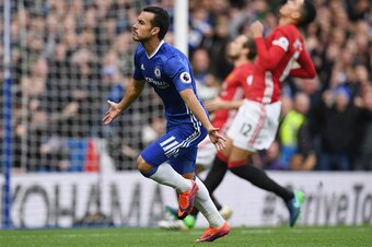 LONDON, ENGLAND - OCTOBER 23:  Pedro of Chelsea celebrates scoring his sides first goal during the Premier League match between Chelsea and Manchester United at Stamford Bridge on October 23, 2016 in London, England.  (Photo by Shaun Botterill/Getty Image