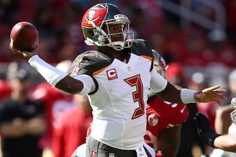 SANTA CLARA, CA - OCTOBER 23:  Jameis Winston #3 of the Tampa Bay Buccaneers looks to pass the ball against the San Francisco 49ers during their NFL game at Levi's Stadium on October 23, 2016 in Santa Clara, California.  (Photo by Ezra Shaw/Getty Images)