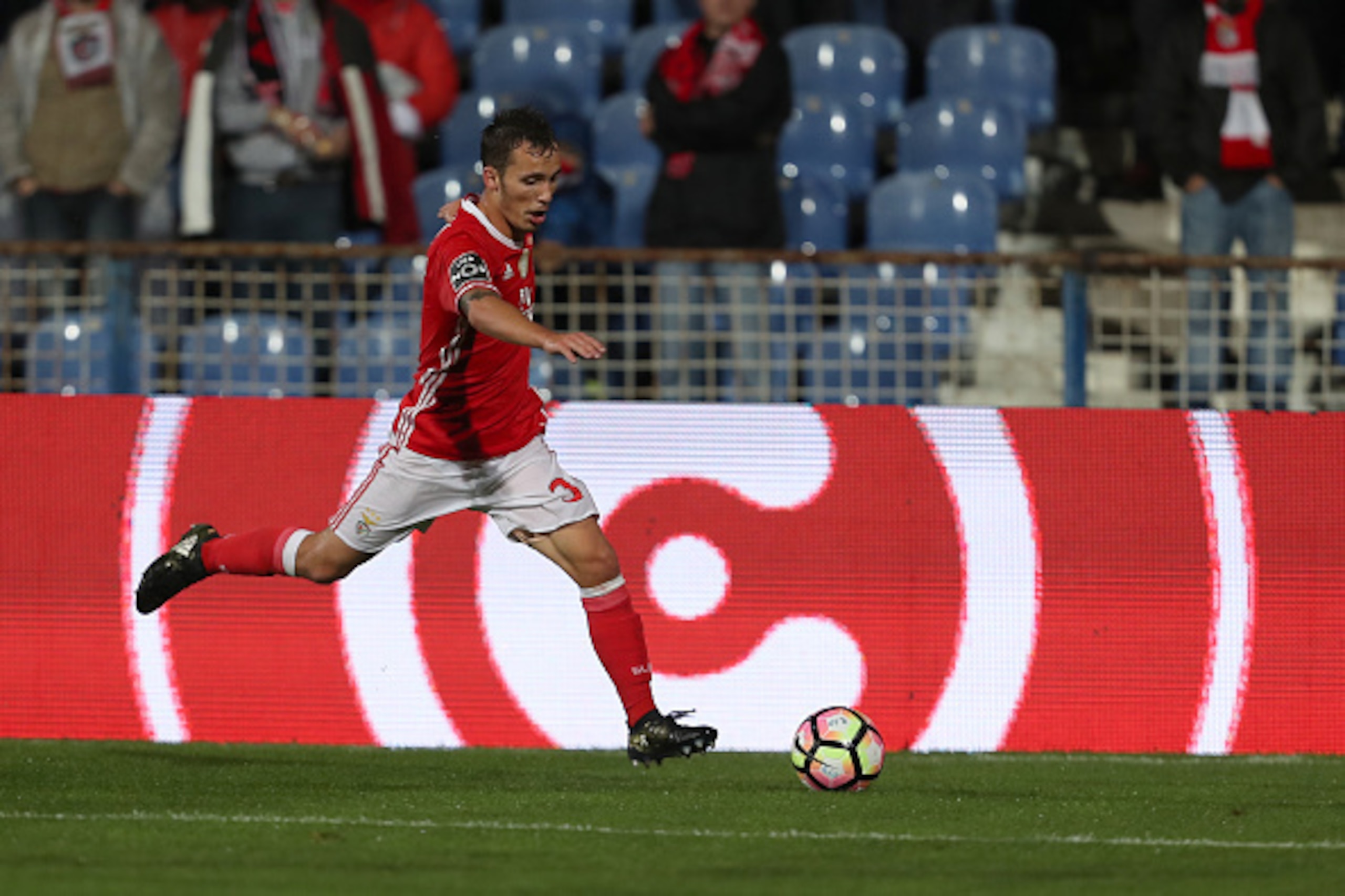 LISBON, PORTUGAL - OCTOBER 23: Benfica's defender Alex Grimaldo from Spain during the Belenenses v Benfica - Primeira Liga at Estadio do Restelo on October 23, 2016 in Lisbon, Portugal.  (Photo by Carlos Rodrigues/Getty Images)