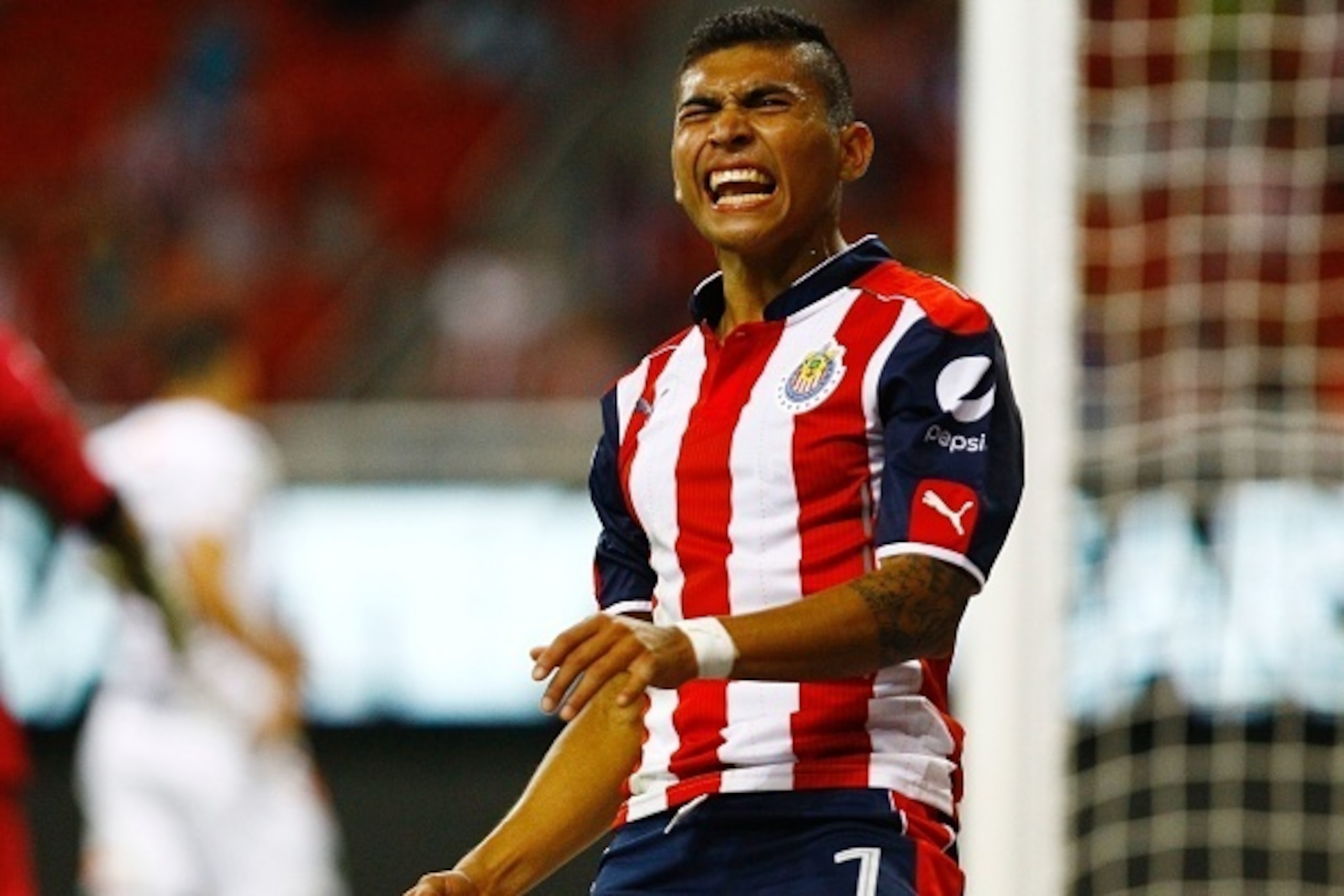 Orbelin Pineda of Guadalajara reacts Chiapas during their Mexican Apertura 2016 tournament football match at Chivas stadium on September 10, 2016, in Guadalajara, Mexico. / AFP / Hector GUERRERO        (Photo credit should read HECTOR GUERRERO/AFP/Getty I