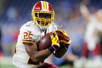 DETROIT, MI - OCTOBER 23: Chris Thompson #25 of the Washington Redskins warms up prior to the start of the game against the Detroit Lions at Ford Field on October 23, 2016 in Detroit, Michigan. Detroit defeated Washington 20-17. (Photo by Leon Halip/Getty