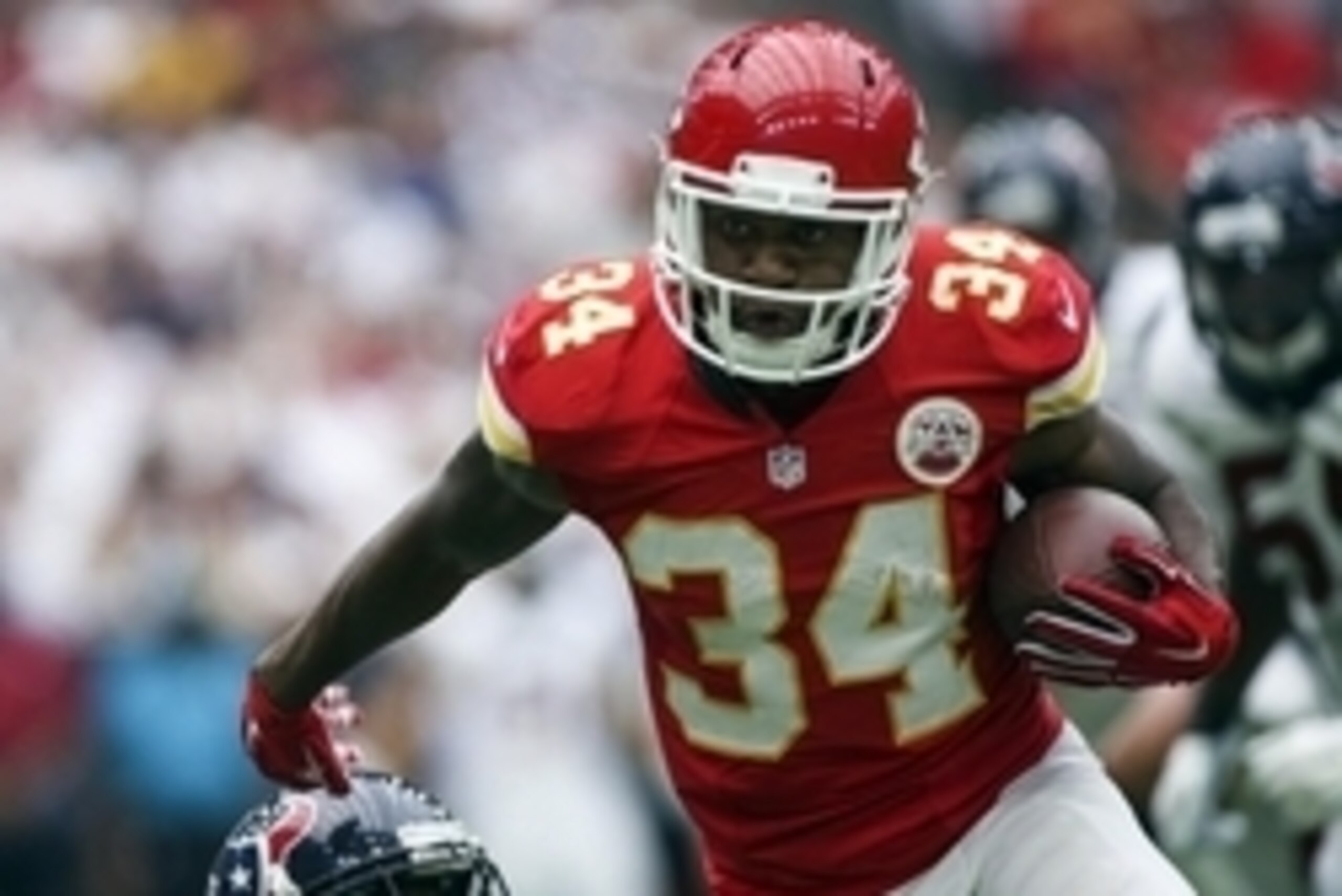 Sep 13, 2015; Houston, TX, USA; Kansas City Chiefs running back Knile Davis (34) rushes during the second quarter against the Houston Texans at NRG Stadium. Mandatory Credit: Troy Taormina-USA TODAY Sports Sep 13, 2015; Houston, TX, USA; Kansas City Chiefs running back Knile Davis (34) rushes during the second quarter against the Houston Texans at NRG Stadium. Mandatory Credit: Troy Taormina-USA TODAY Sports