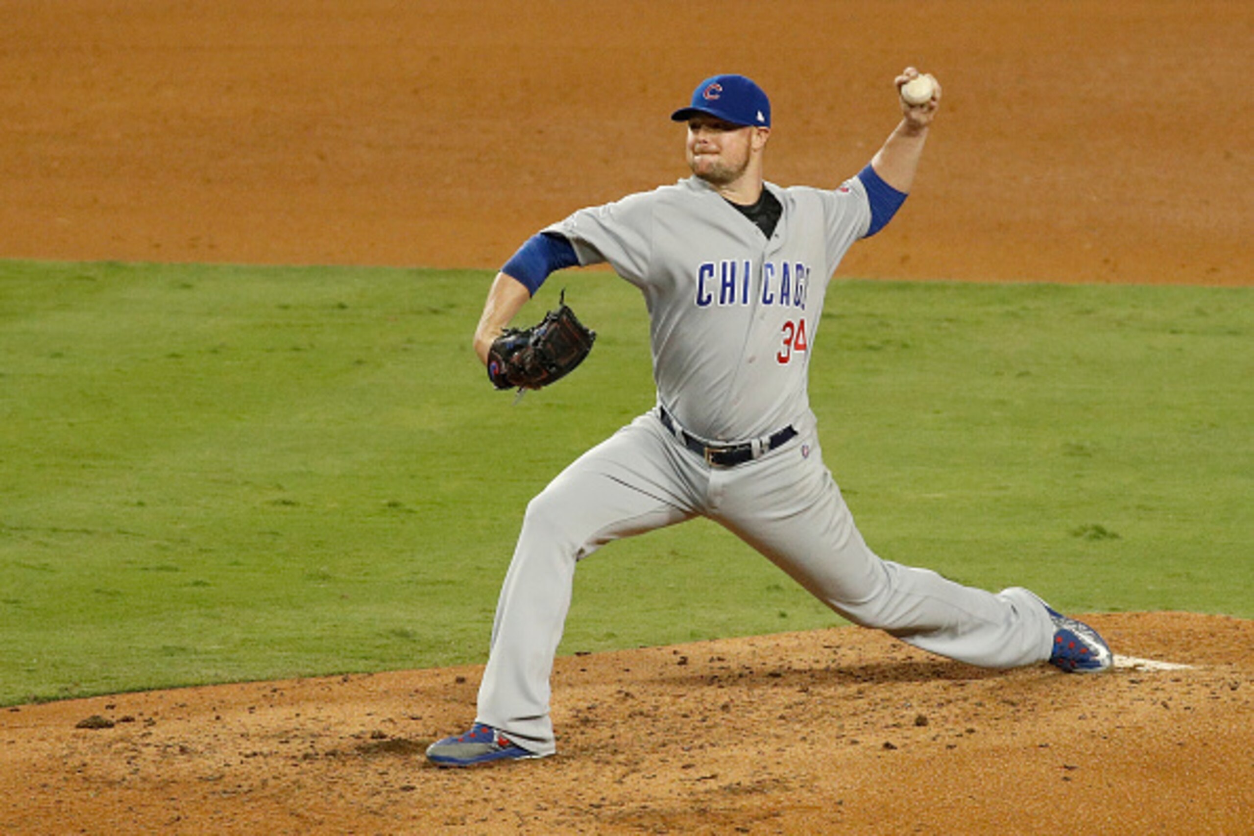 LOS ANGELES, CA - OCTOBER 20: Jon Lester #34 of the Chicago Cubs pitches against the Los Angeles Dodgers in game five of the National League Division Series at Dodger Stadium on October 20, 2016 in Los Angeles, California.  (Photo by Josh Lefkowitz/Getty 