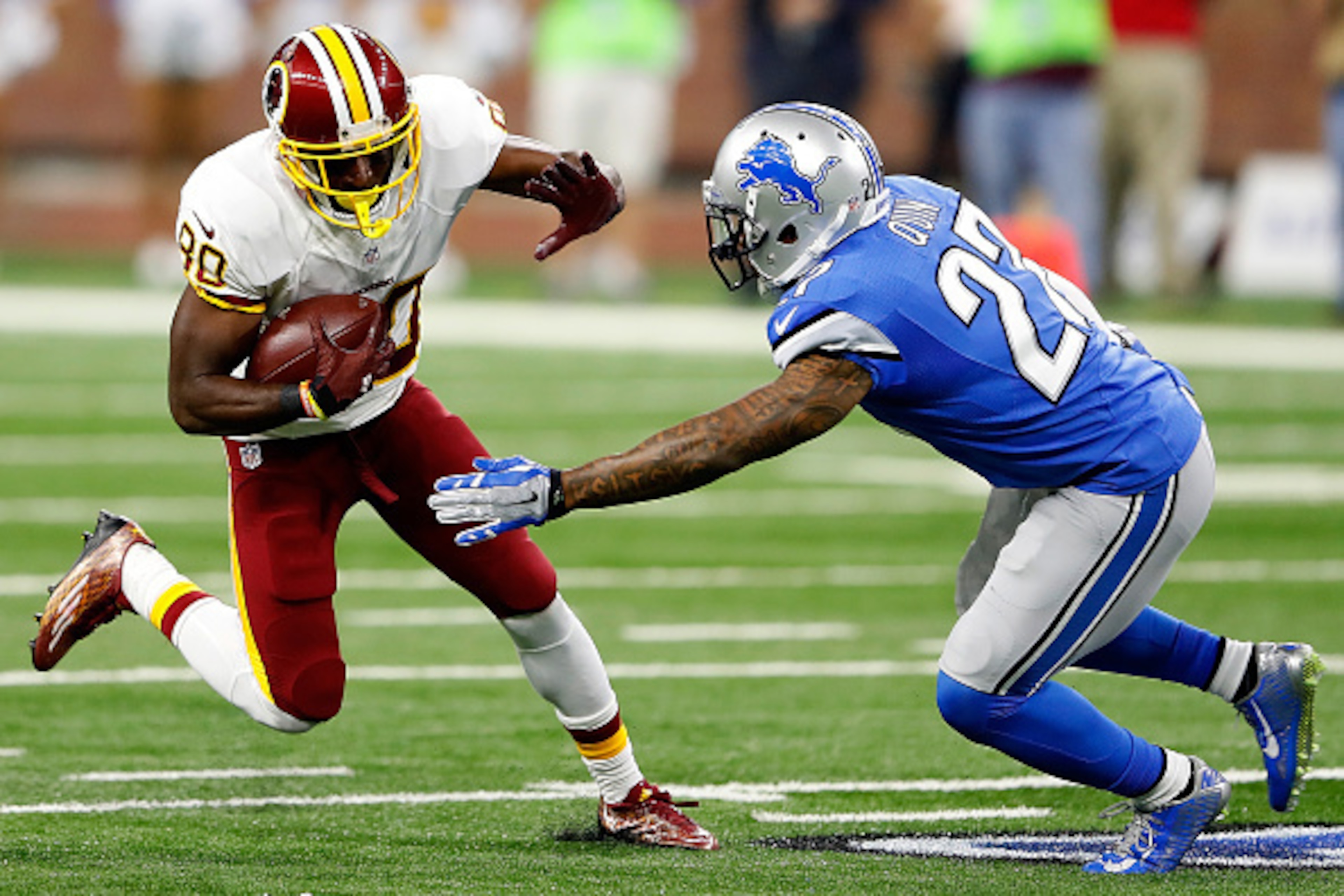 DETROIT, MI - OCTOBER 23: Jamison Crowder #80 of the Washington Redskins runs for a short gain during the second quarter of the game against the Detroit Lions at Ford Field on October 23, 2016 in Detroit, Michigan. Detroit defeated Washington 20-17. (Phot