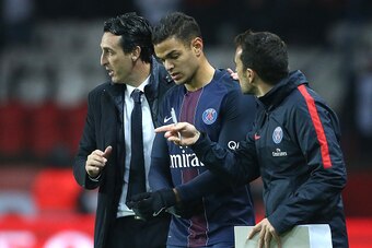 PARIS, FRANCE - OCTOBER 23: Coach of PSG Unai Emery and Hatem Ben Arfa of PSG during the French Ligue 1 match between Paris Saint-Germain (PSG and Olympique de Marseille (OM) at Parc des Princes stadium on October 23, 2016 in Paris, France. (Photo by Jean