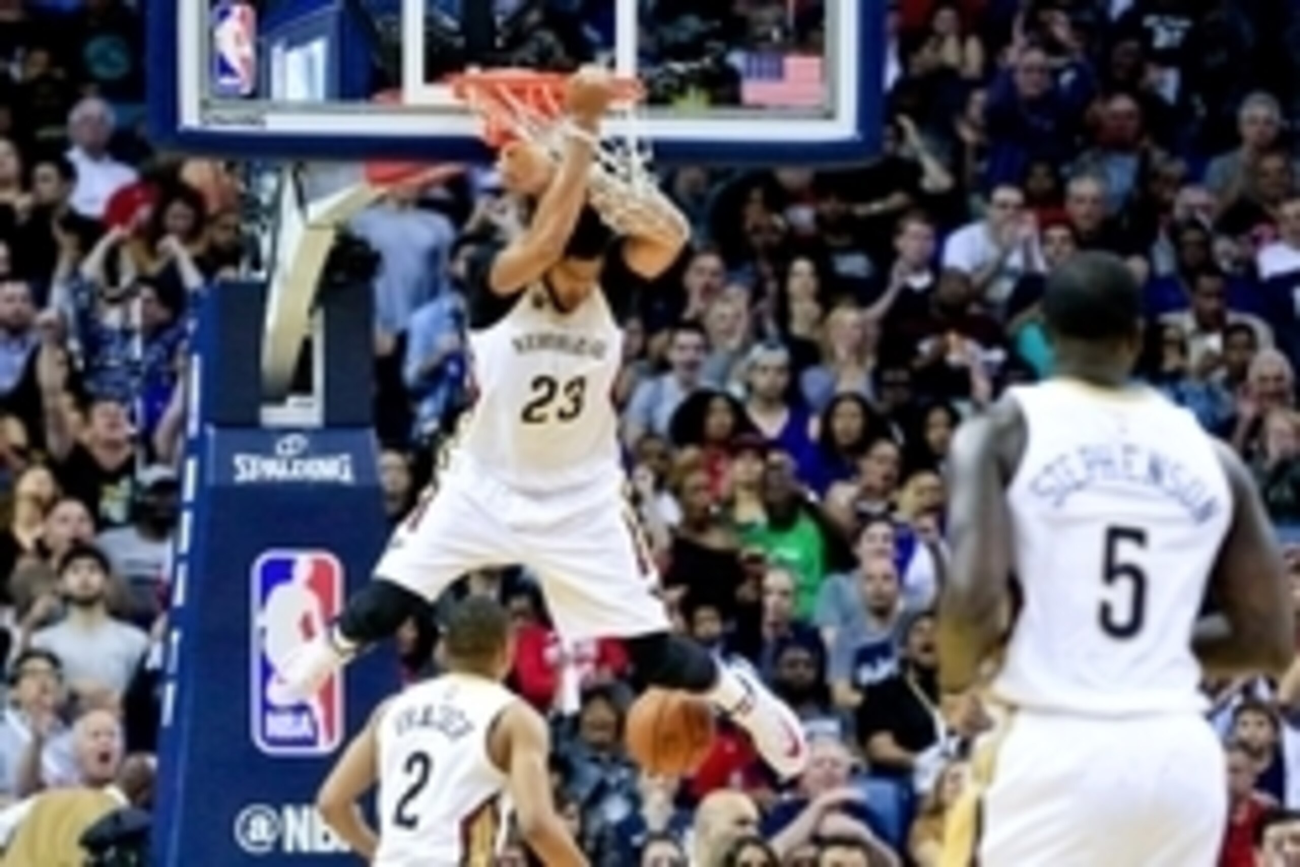 Oct 28, 2016; New Orleans, LA, USA;  New Orleans Pelicans forward Anthony Davis (23) dunks against the Golden State Warriors during the second quarter of a game at the Smoothie King Center. Mandatory Credit: Derick E. Hingle-USA TODAY Sports