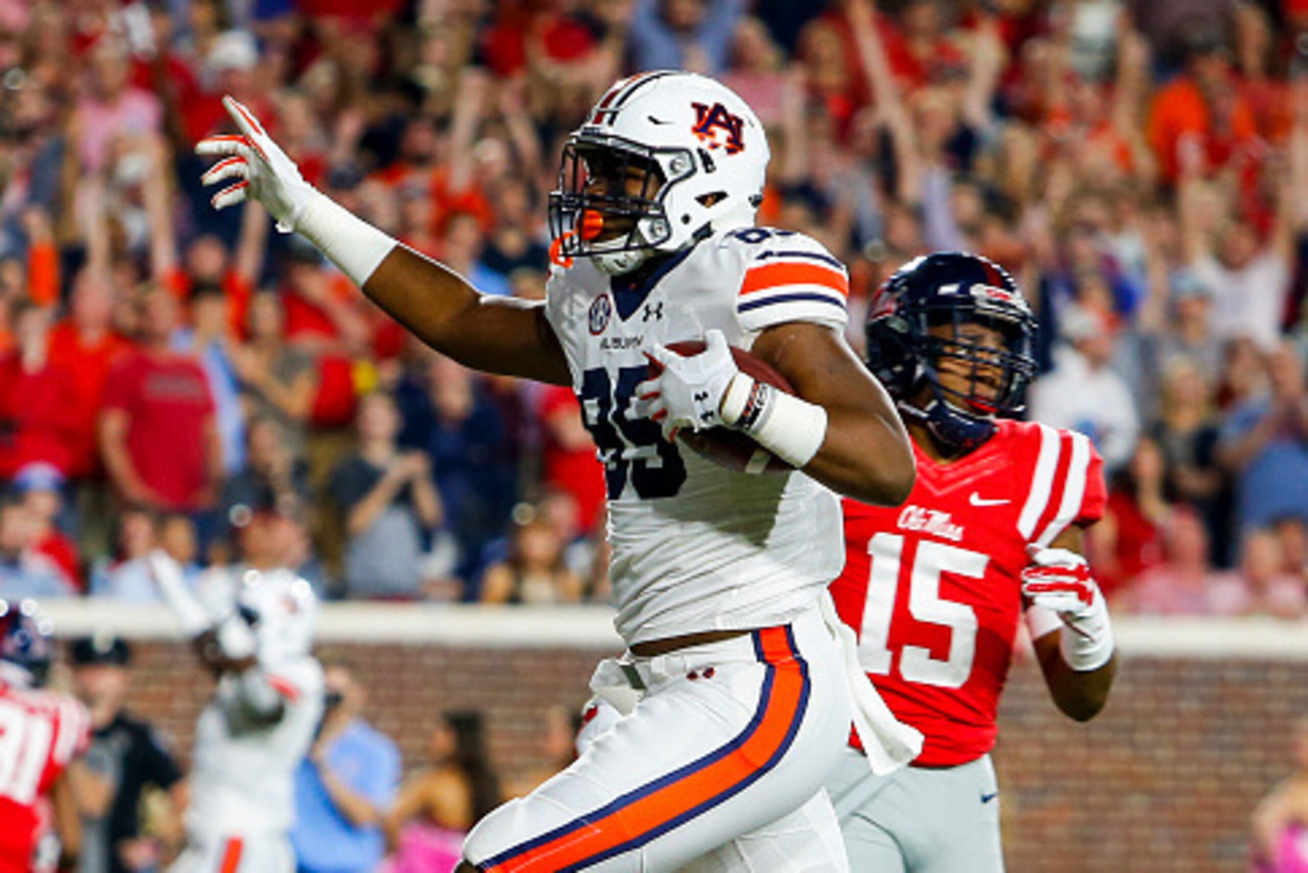 OXFORD, MS - OCTOBER 29: Tight end Jalen Harris #85 of the Auburn Tigers catches a pass for a touchdown during the second half of an NCAA college football game against the Mississippi Rebels on October 29, 2016 in Oxford, Mississippi. (Photo by Butch Di OXFORD, MS - OCTOBER 29: Tight end Jalen Harris #85 of the Auburn Tigers catches a pass for a touchdown during the second half of an NCAA college football game against the Mississippi Rebels on October 29, 2016 in Oxford, Mississippi. (Photo by Butch Di