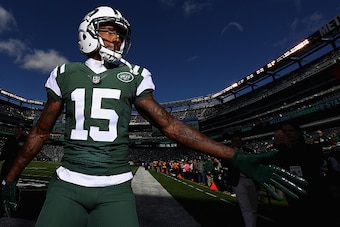 EAST RUTHERFORD, NJ - OCTOBER 23:  Brandon Marshall #15 of the New York Jets leaves the field after warm ups before playing against the Baltimore Ravens at MetLife Stadium on October 23, 2016 in East Rutherford, New Jersey.  (Photo by Al Bello/Getty Image