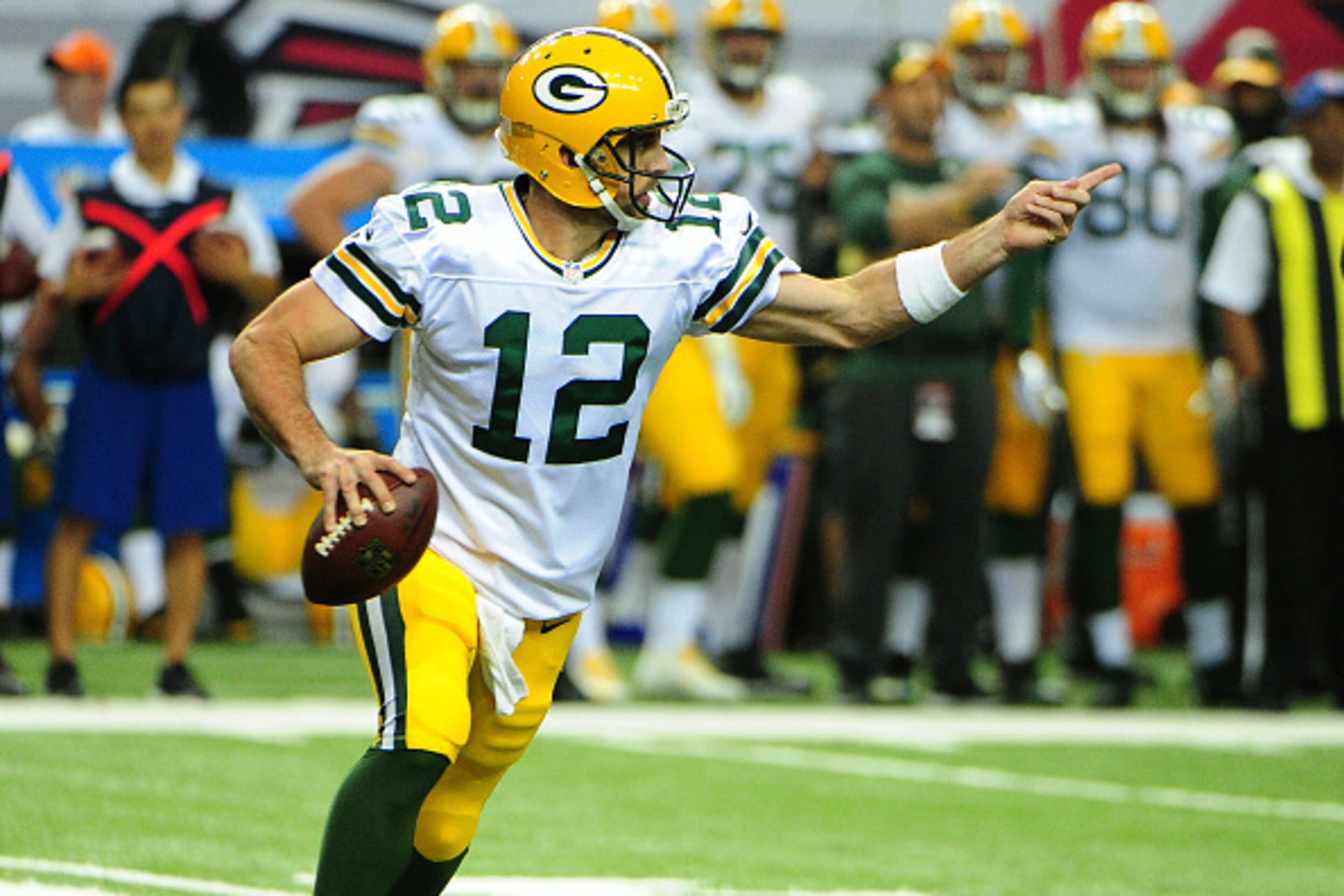 ATLANTA, GA - OCTOBER 30: Aaron Rodgers #12 of the Green Bay Packers passes against the Atlanta Falcons at the Georgia Dome on October 30, 2016 in Atlanta, Georgia. (Photo by Scott Cunningham/Getty Images)