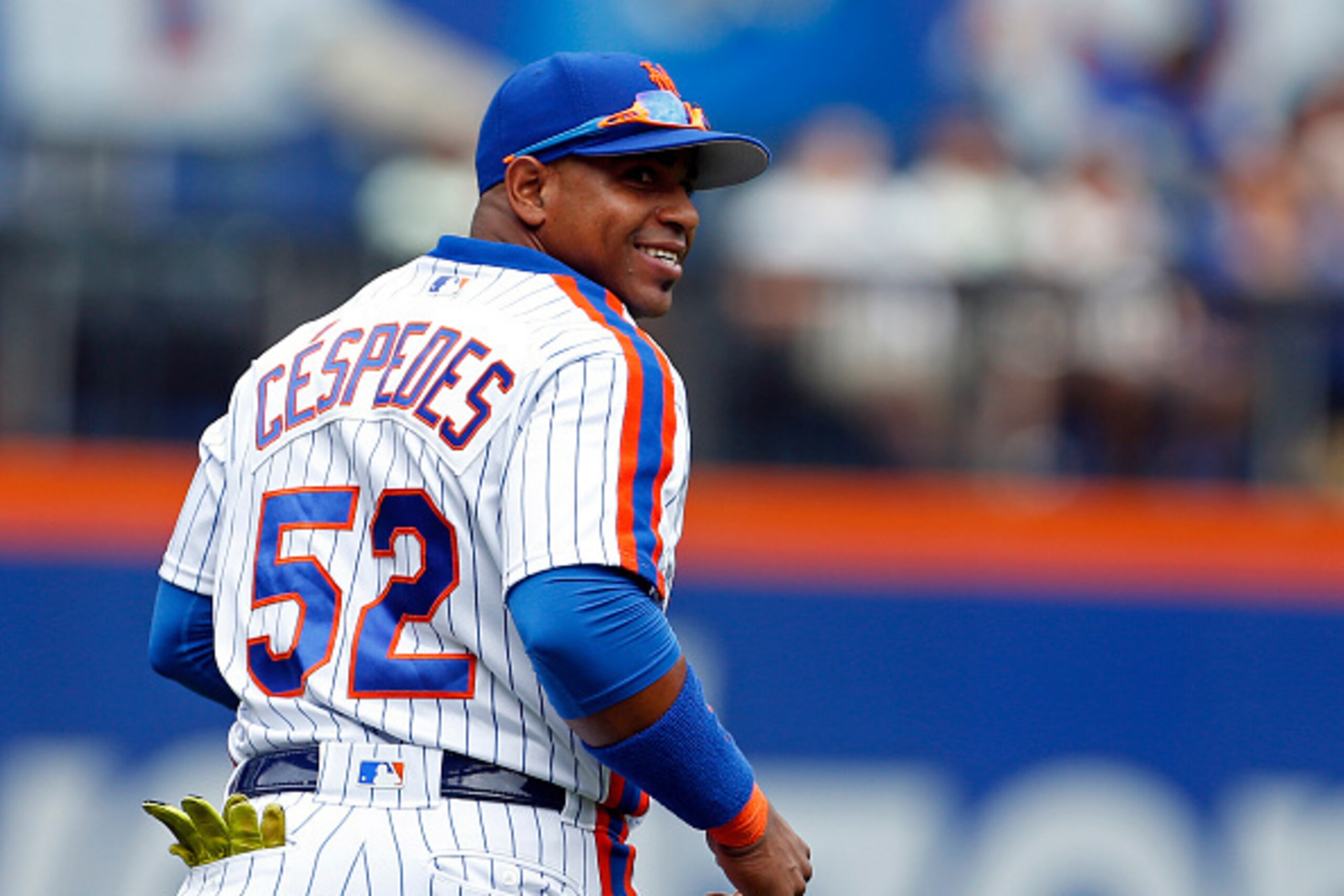 NEW YORK, NY - SEPTEMBER 18: Yoenis Cespedes #52 of the New York Mets reacts after a catch during the first inning against the Minnesota Twins at Citi Field on September 18, 2016 in the Flushing neighborhood of the Queens borough of New York City. (Photo 