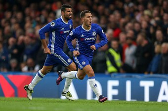 LONDON, ENGLAND - OCTOBER 23: Eden Hazard of Chelsea celebrates after he scores to make it 3-0 with Diego Costa of Chelsea during the Premier League match between Chelsea and Manchester United at Stamford Bridge on October 23, 2016 in London, England. (Ph