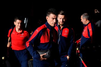 SUNDERLAND, ENGLAND - OCTOBER 29: Laurent Koscielny of Arsenal arrives at the stadiium prior to kick off during the Premier League match between Sunderland and Arsenal at the Stadium of Light on October 29, 2016 in Sunderland, England.  (Photo by Stu Fors
