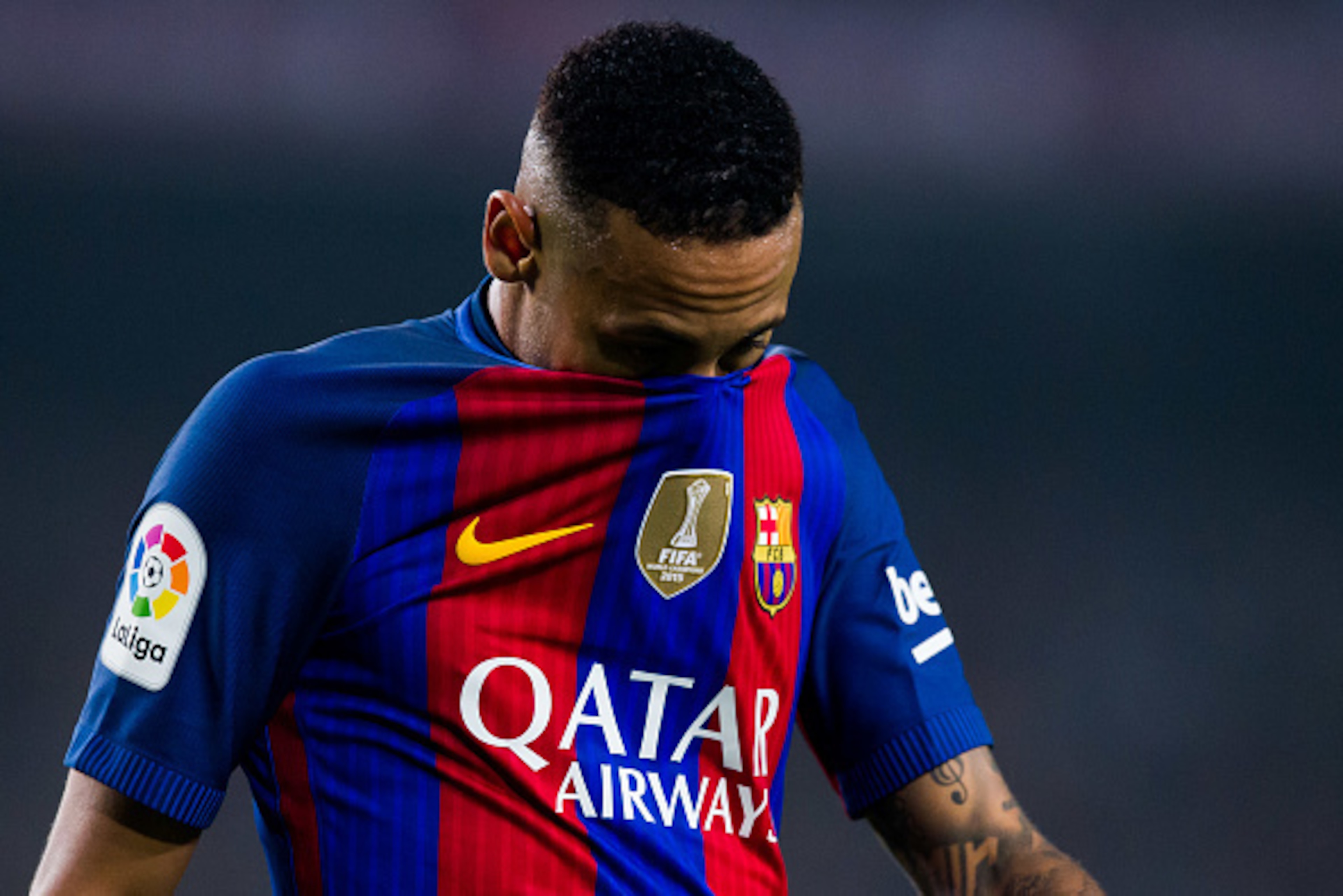 BARCELONA, SPAIN - OCTOBER 29:  Neymar Santos Jr of FC Barcelona reacts during the La Liga match between FC Barcelona and Granada CF at Camp Nou stadium on October 29, 2016 in Barcelona, Spain.  (Photo by Alex Caparros/Getty Images)