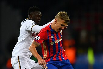 MOSCOW, RUSSIA - SEPTEMBER 27:  Pontus Wernbloom of CSKA Moscow holds off Victor Wanyama of Tottenham Hotspur during the UEFA Champions League Group E match between PFC CSKA Moskva and Tottenham Hotspur FC at Stadion CSKA Moskva on September 27, 2016 in M