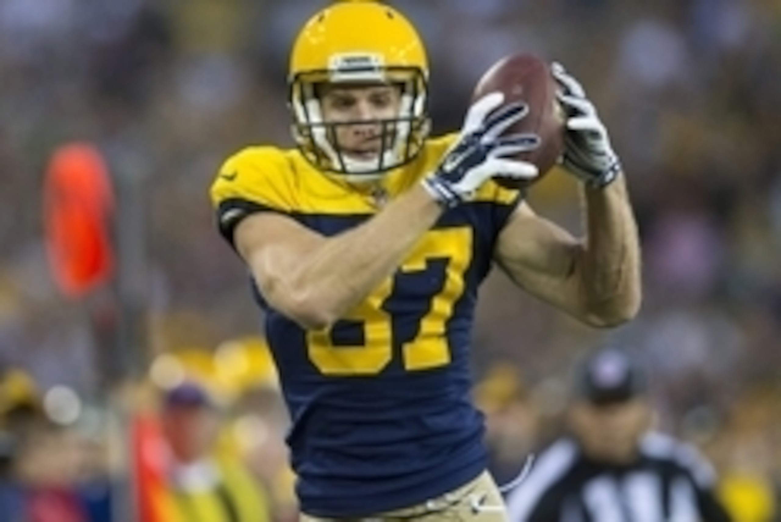Oct 16, 2016; Green Bay, WI, USA; Green Bay Packers wide receiver Jordy Nelson (87) catches a pass during the fourth quarter against the Dallas Cowboys at Lambeau Field.  The Cowboys won 30-16. Mandatory Credit: Jeff Hanisch-USA TODAY Sports