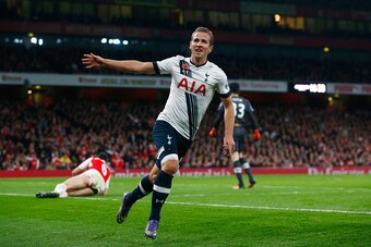 LONDON, ENGLAND - NOVEMBER 08:  Harry Kane of Spurs celebrates scoring his side's opening goal during the Barclays Premier League match between Arsenal and Tottenham Hotspur at the Emirates Stadium on November 8, 2015 in London, England.  (Photo by Julian