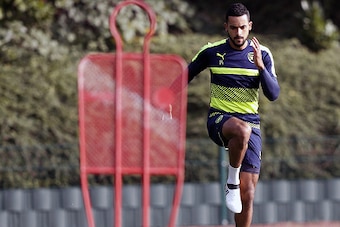 Arsenal's English midfielder Theo Walcott trains alone during a training session at the club's complex in London Colney near Watford north of London on October 31, 2016 ahead of their UEFA Champions League group A football match against Ludogorets Razgrad