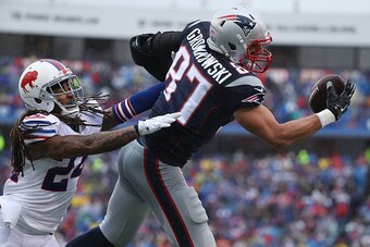 BUFFALO, NY - OCTOBER 30:   Rob Gronkowski #87 of the New England Patriots can't make the catch in bounds as  Stephon Gilmore #24 of the Buffalo Bills covers during the first half at New Era Field on October 30, 2016 in Buffalo, New York.  (Photo by Tom S
