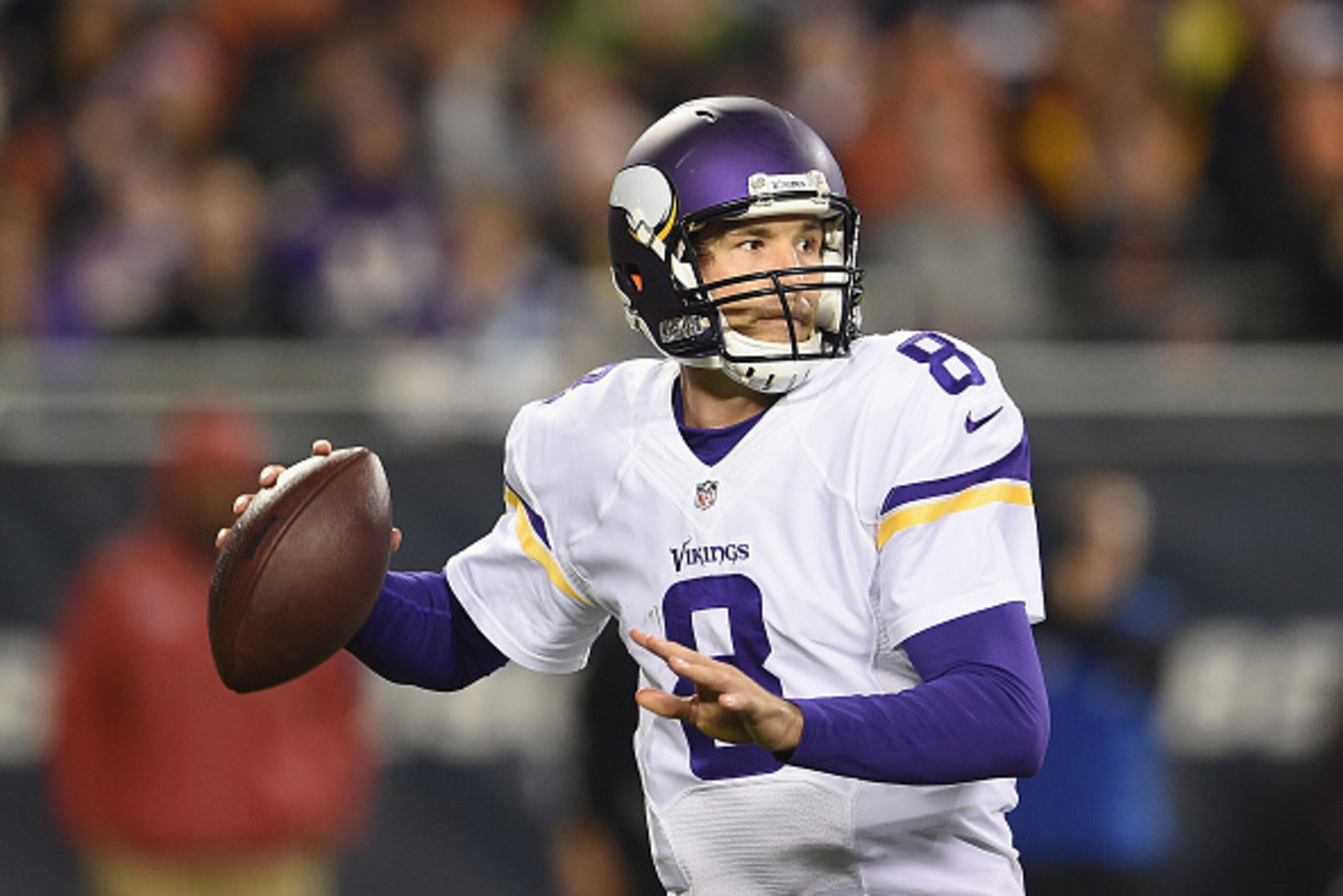 CHICAGO, IL - OCTOBER 31:  Sam Bradford #8 of the Minnesota Vikings looks to pass the ball during the second half against the Chicago Bears at Soldier Field on October 31, 2016 in Chicago, Illinois.  (Photo by Stacy Revere/Getty Images)