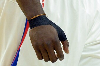 LOS ANGELES, CA - OCTOBER 30: DeAndre Jordan #6 of the Los Angeles Clippers has his left thumb taped up after injuring it against the Utah Jazz during the second half of a basketball game at Staples Center October 30, 2016, in Los Angeles, California. NOT