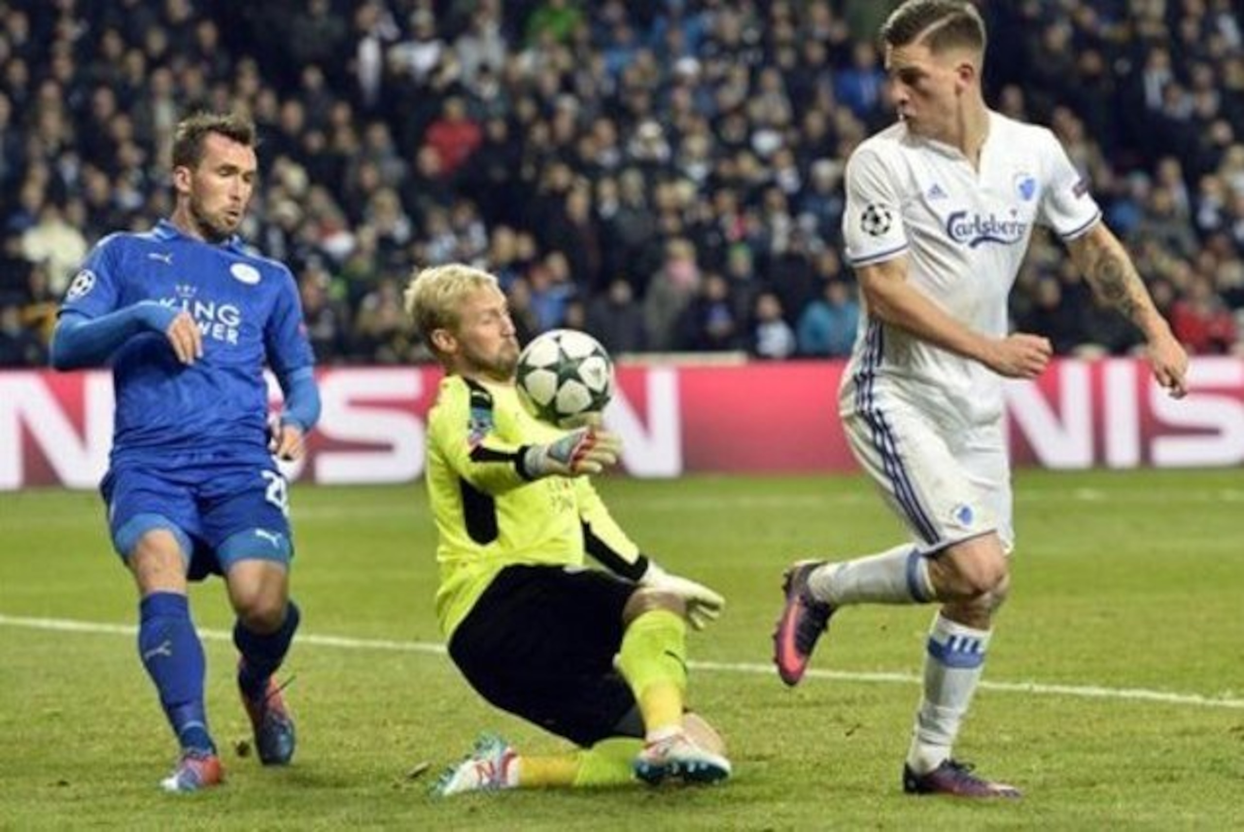 Kasper Schmeichel's excellent late save earned Leicester a point.
