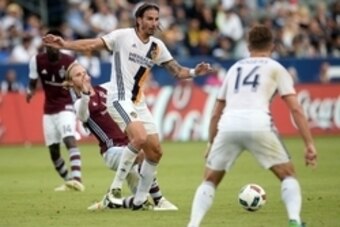 October 30, 2016; Carson, CA, USA;  Los Angeles Galaxy forward Alan Gordon (9) controls the ball against the Colorado Rapids during the second half at StubHub Center. Mandatory Credit: Gary A. Vasquez-USA TODAY Sports