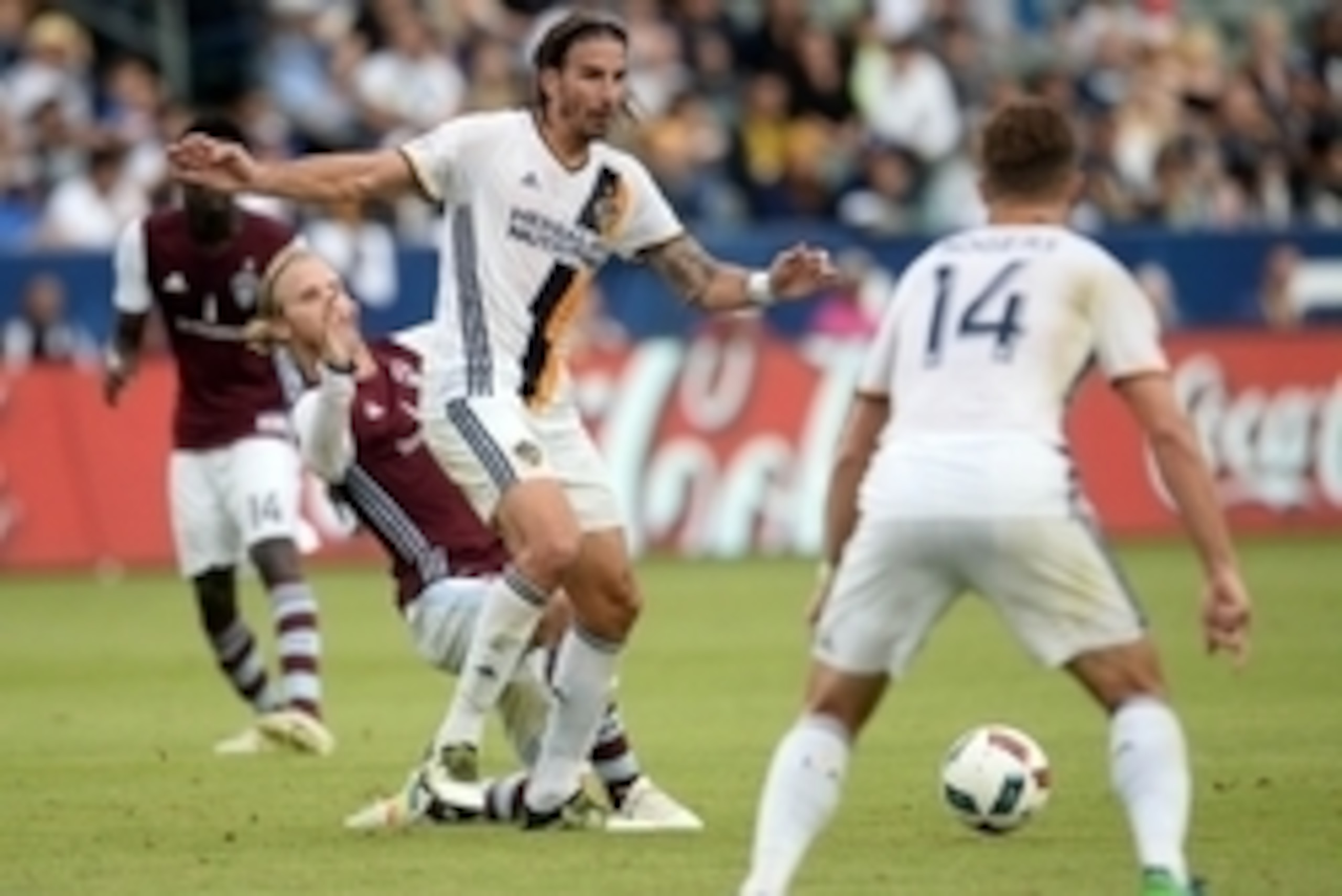 October 30, 2016; Carson, CA, USA; Los Angeles Galaxy forward Alan Gordon (9) controls the ball against the Colorado Rapids during the second half at StubHub Center. Mandatory Credit: Gary A. Vasquez-USA TODAY Sports October 30, 2016; Carson, CA, USA; Los Angeles Galaxy forward Alan Gordon (9) controls the ball against the Colorado Rapids during the second half at StubHub Center. Mandatory Credit: Gary A. Vasquez-USA TODAY Sports