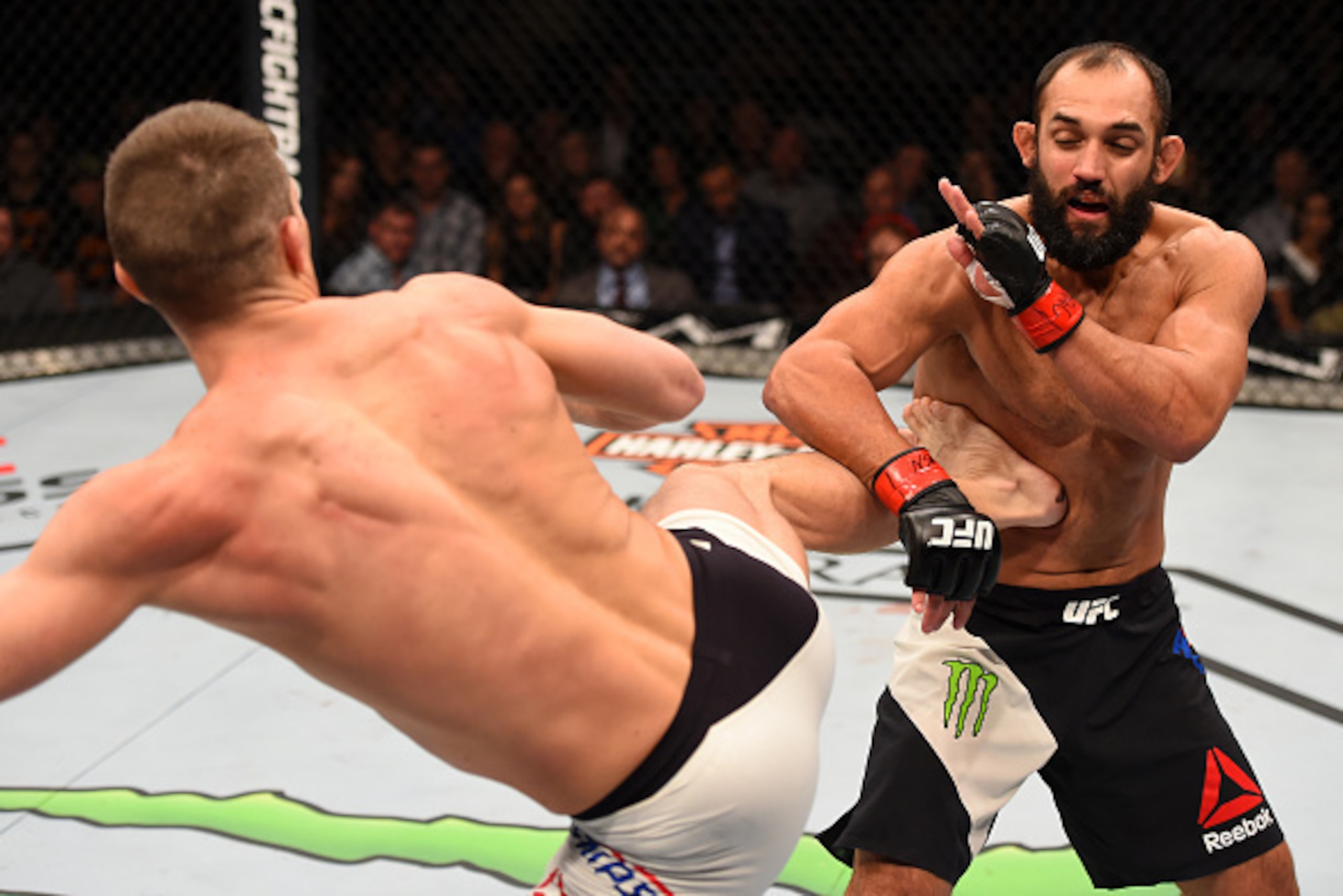 LAS VEGAS, NV - FEBRUARY 06:  (L-R) Johny Hendricks fights Stephen Thompson in their welterweight fight during the UFC Fight Night event at MGM Grand Garden Arena on February 6, 2016 in Las Vegas, Nevada.  (Photo by Josh Hedges/Zuffa LLC/Zuffa LLC via Get