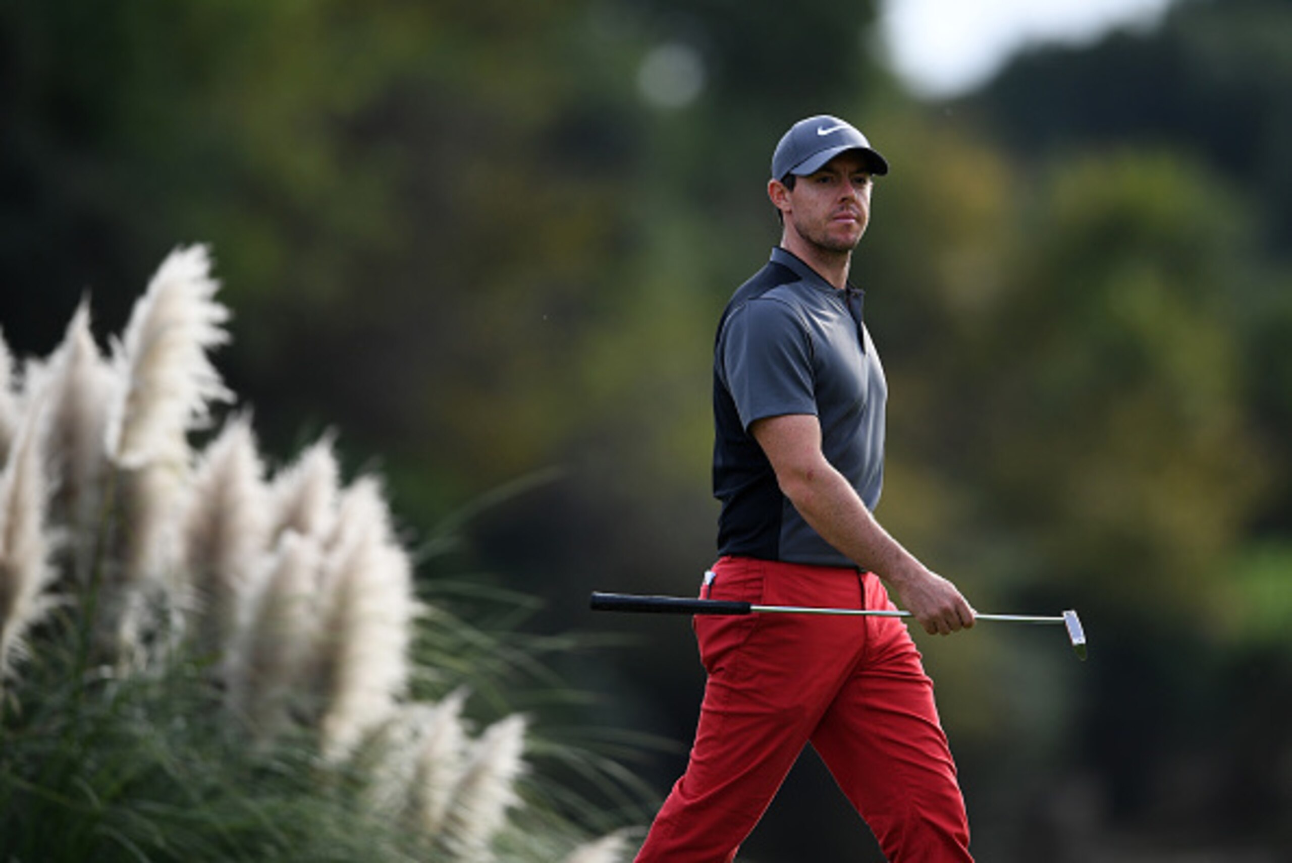Rory McIlroy of Northern Ireland reacts on the 18th during the final round of the  World Golf Championships-HSBC Champions golf tournament in Shanghai on October 30, 2016. / AFP / JOHANNES EISELE        (Photo credit should read JOHANNES EISELE/AFP/Getty 