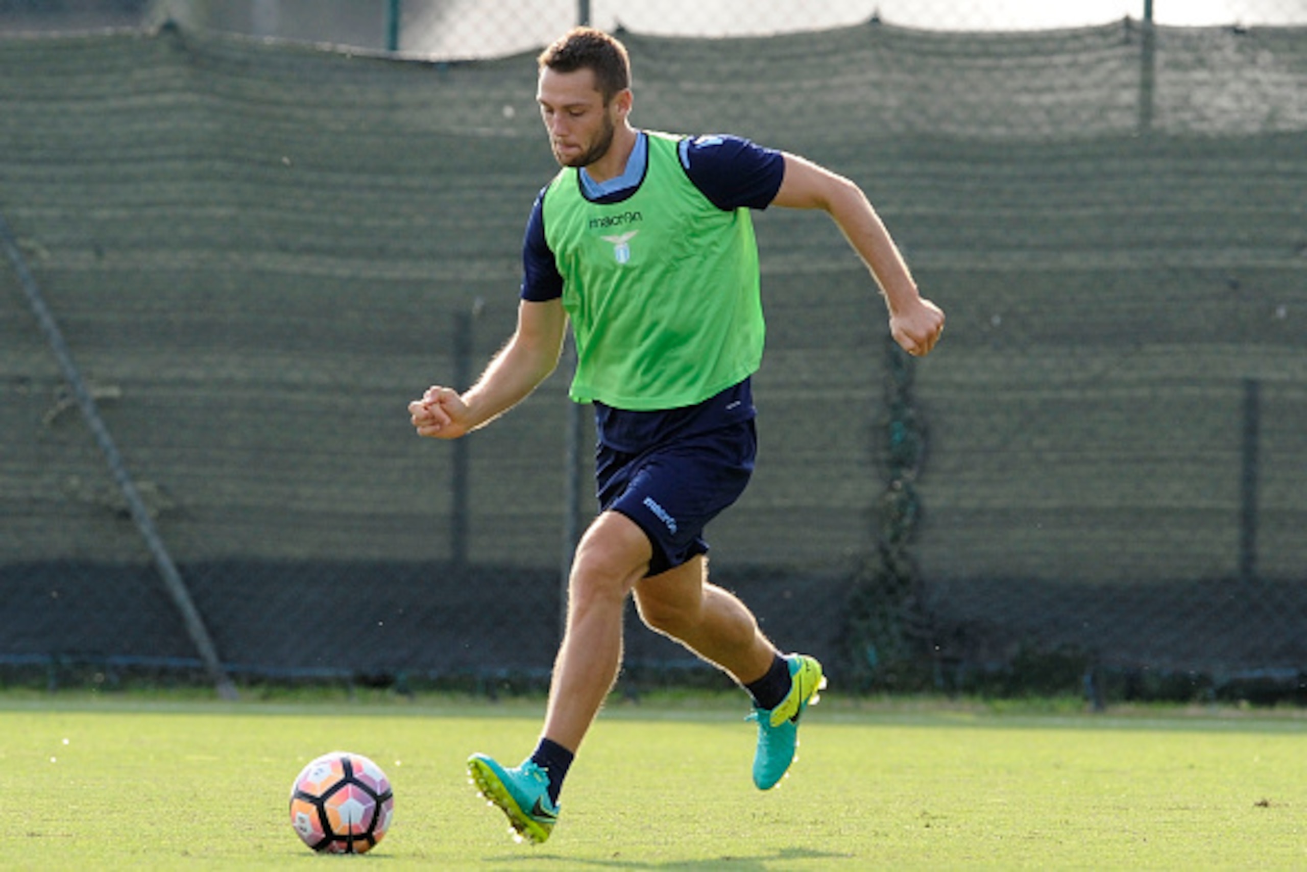 Stefan De Vrij attends an SS Lazio training session on September 23, 2016 in Rome, Italy.  (Photo by Marco Rosi/Getty Images)