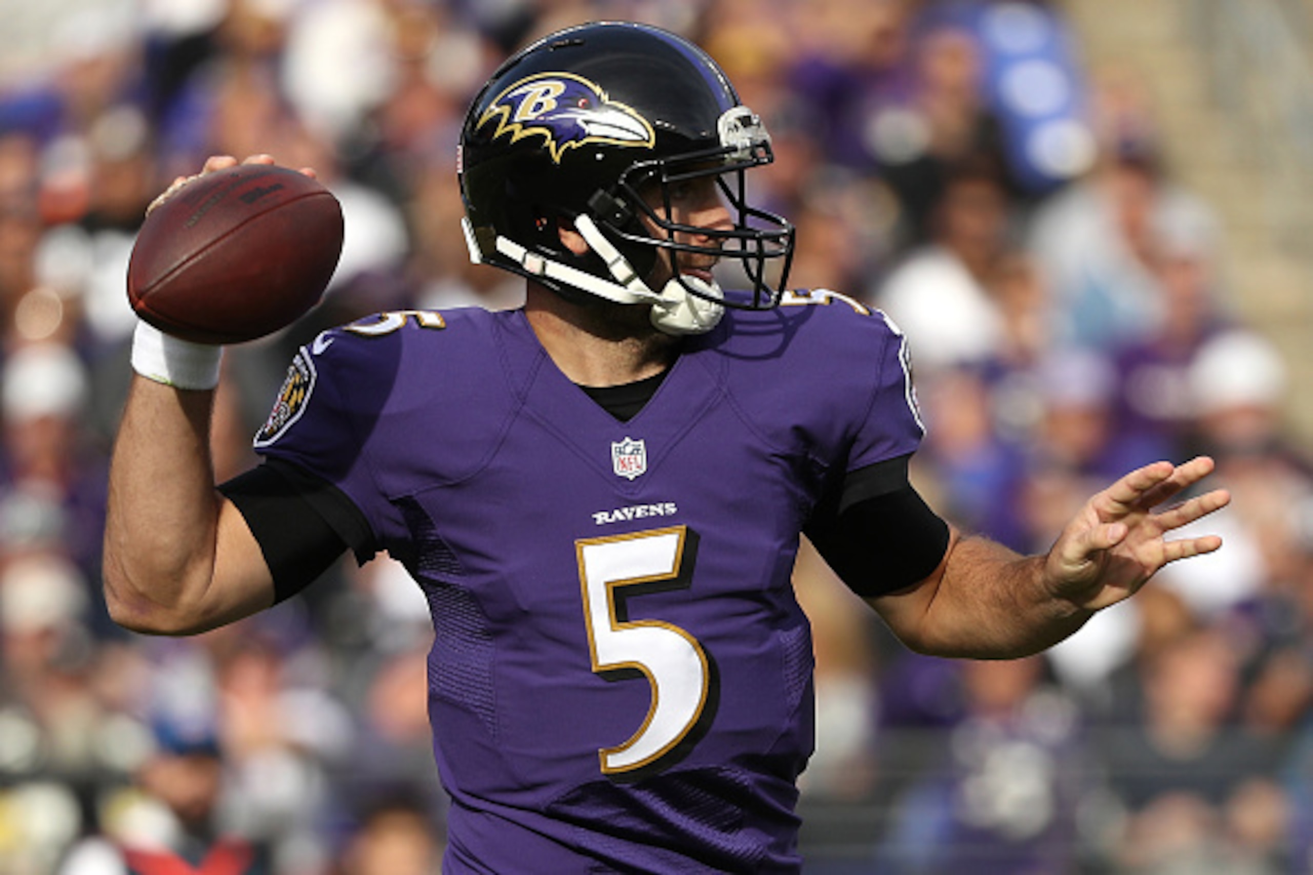 BALTIMORE, MD - NOVEMBER 6: Quarterback Joe Flacco #5 of the Baltimore Ravens passes the ball against the Pittsburgh Steelers in the second quarter at M&T Bank Stadium on November 6, 2016 in Baltimore, Maryland. (Photo by Patrick Smith/Getty Images)