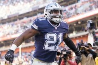 Nov 6, 2016; Cleveland, OH, USA; Dallas Cowboys running back Ezekiel Elliott (21) celebrates his touchdown against the Cleveland Browns during the third quarter at FirstEnergy Stadium. The Cowboys won 35-10. Mandatory Credit: Scott R. Galvin-USA TODAY Spo
